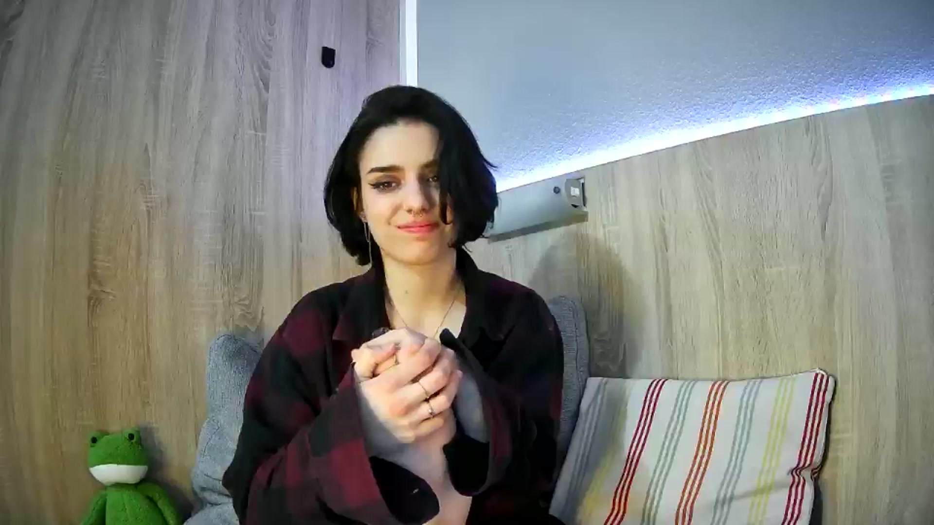 Gallery image thumbnail from Spicy_X's myfreecams stream on, 04/01/2025, 21:23 image 18 of 20