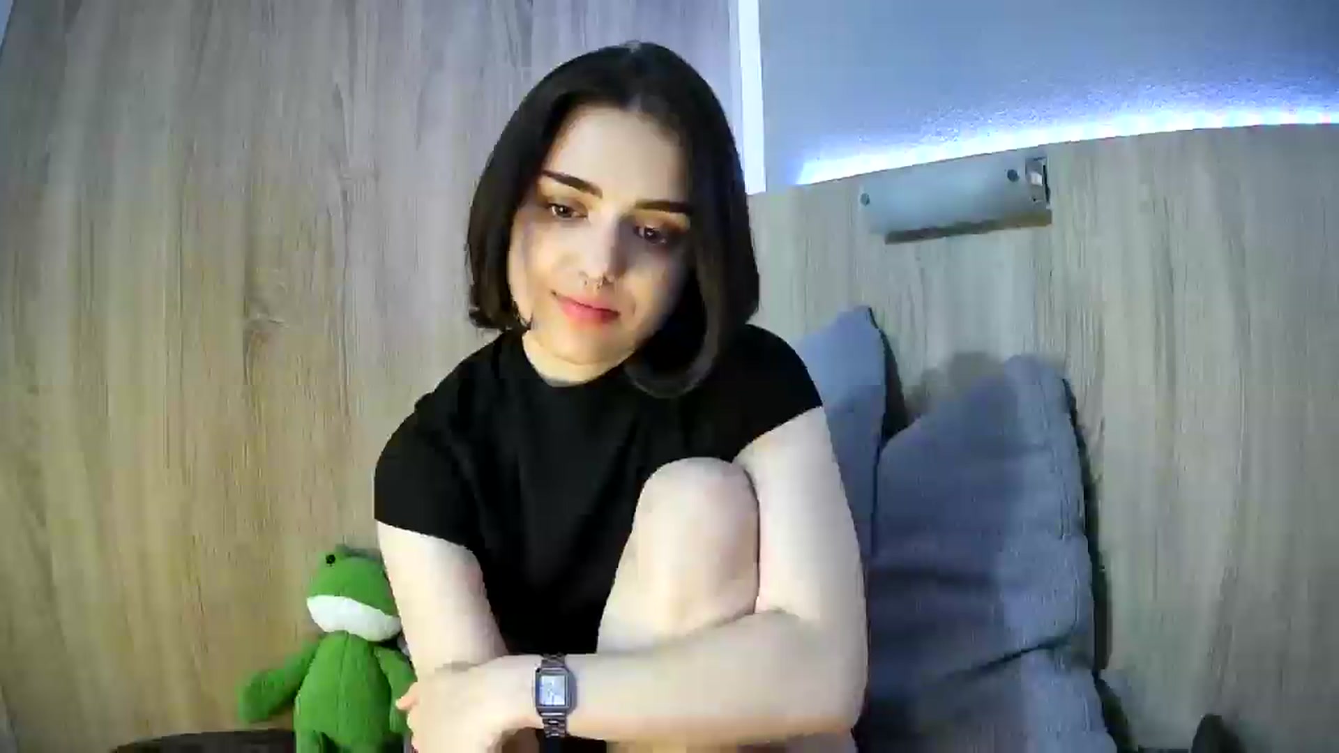 Gallery image thumbnail from Spicy_X's myfreecams stream on, 05/17/2025, 20:37 image 8 of 20
