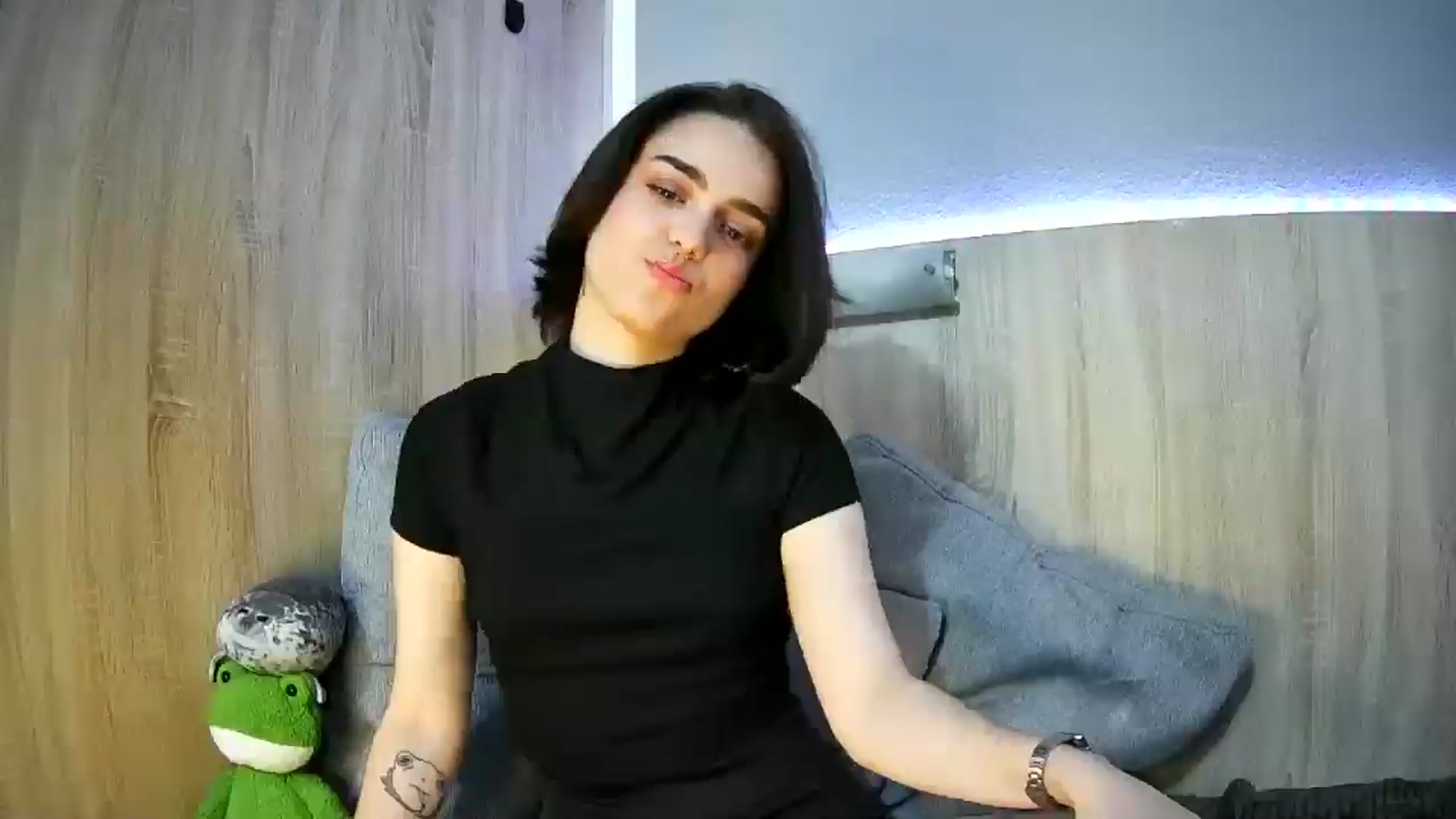Gallery image thumbnail from Spicy_X's myfreecams stream on, 05/18/2025, 17:30 image 2 of 20