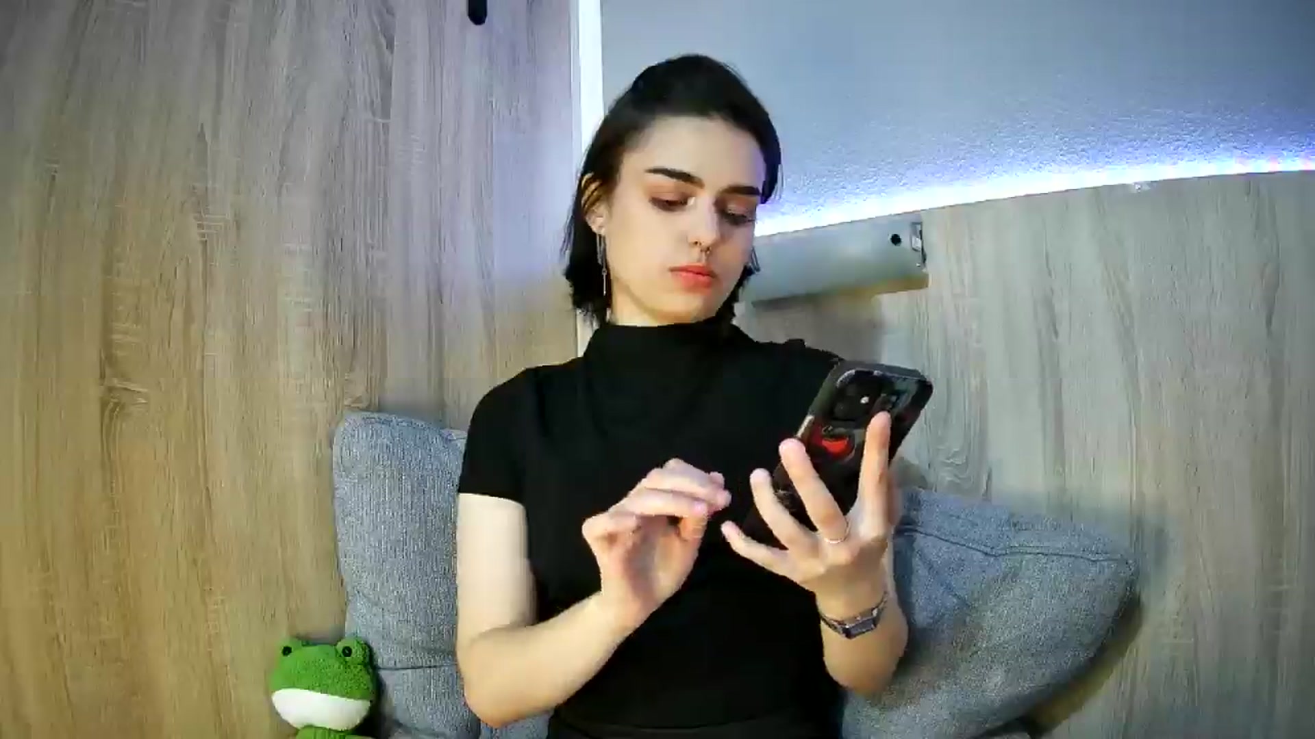 Gallery image thumbnail from Spicy_X's myfreecams stream on, 05/18/2025, 19:28 image 12 of 20