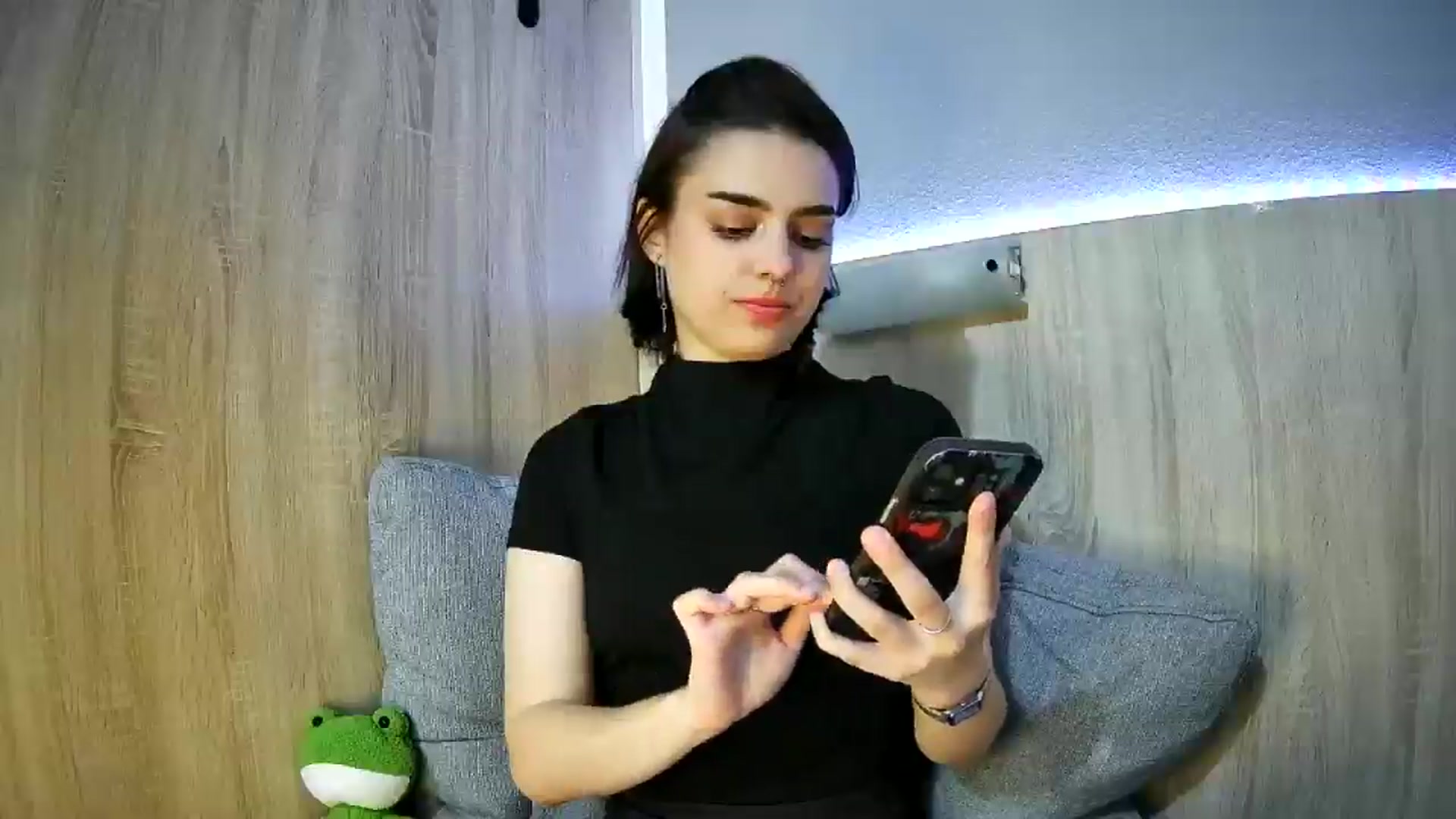 Gallery image thumbnail from Spicy_X's myfreecams stream on, 05/18/2025, 19:28 image 11 of 20