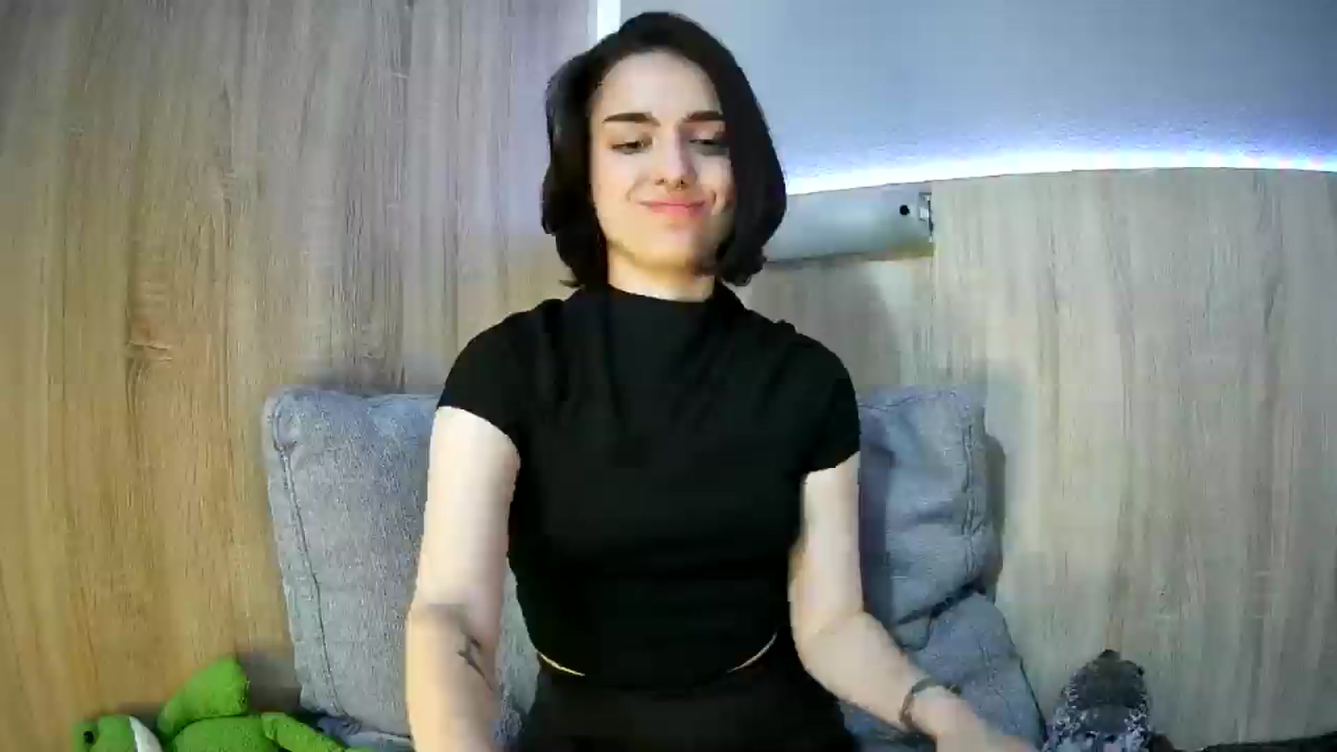 Gallery image thumbnail from Spicy_X's myfreecams stream on, 05/20/2025, 20:15 image 12 of 20