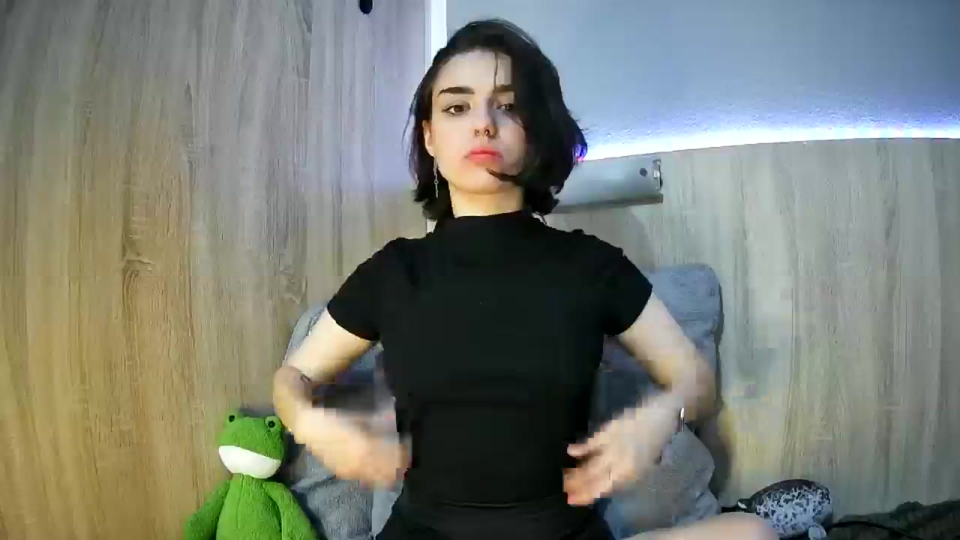 Gallery image thumbnail from Spicy_X's myfreecams stream on, 05/25/2025, 17:48 image 14 of 20