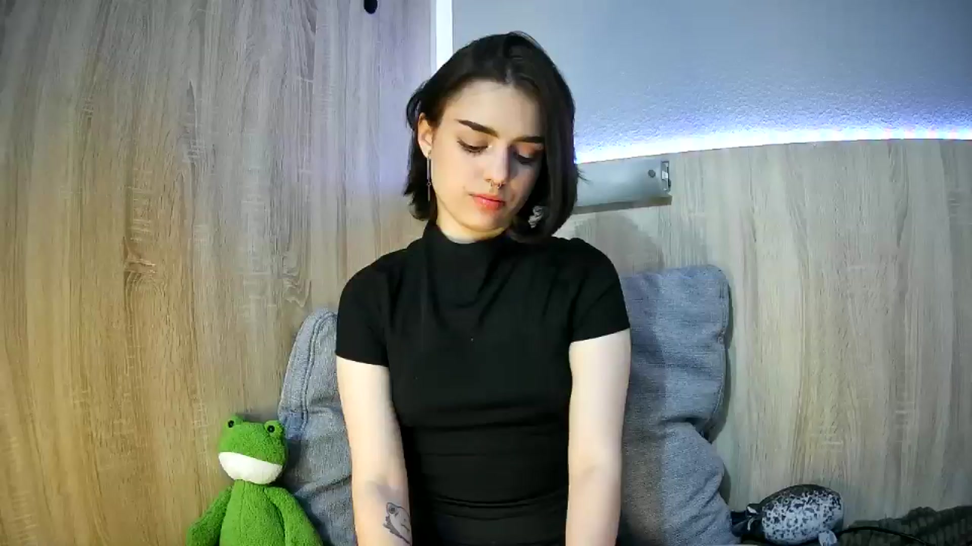 Gallery image thumbnail from Spicy_X's myfreecams stream on, 05/25/2025, 17:48 image 15 of 20