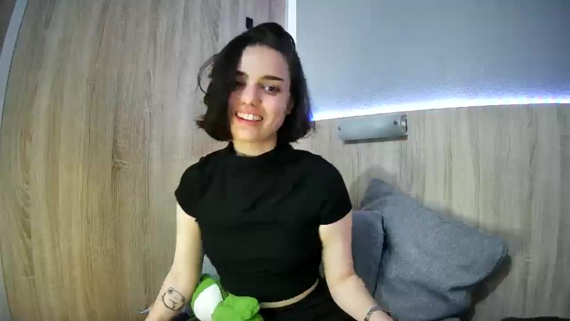 Gallery image thumbnail from Spicy_X's myfreecams stream on, 06/02/2025, 18:30 image 12 of 20