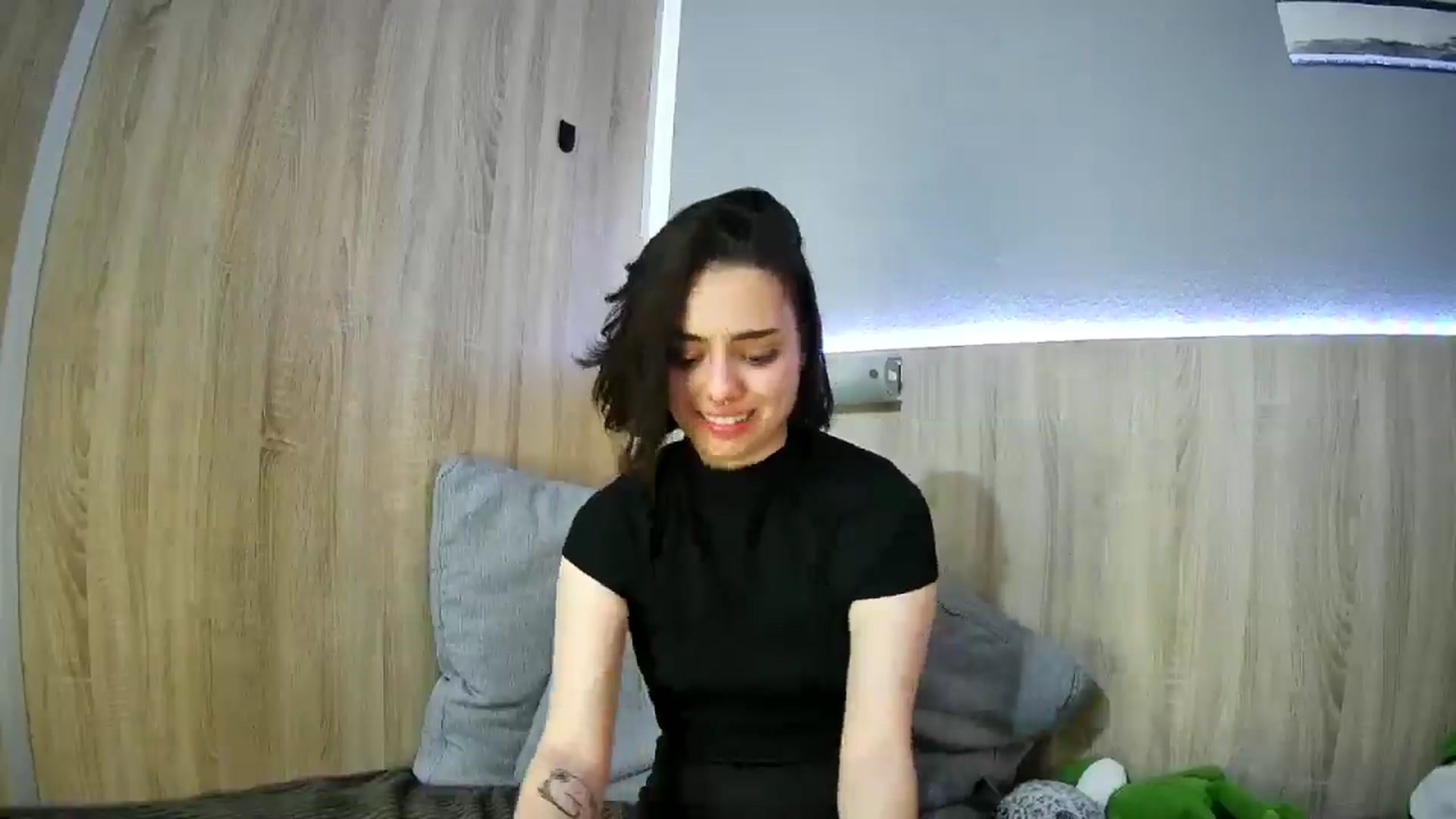 Gallery image thumbnail from Spicy_X's myfreecams stream on, 06/02/2025, 18:59 image 6 of 20