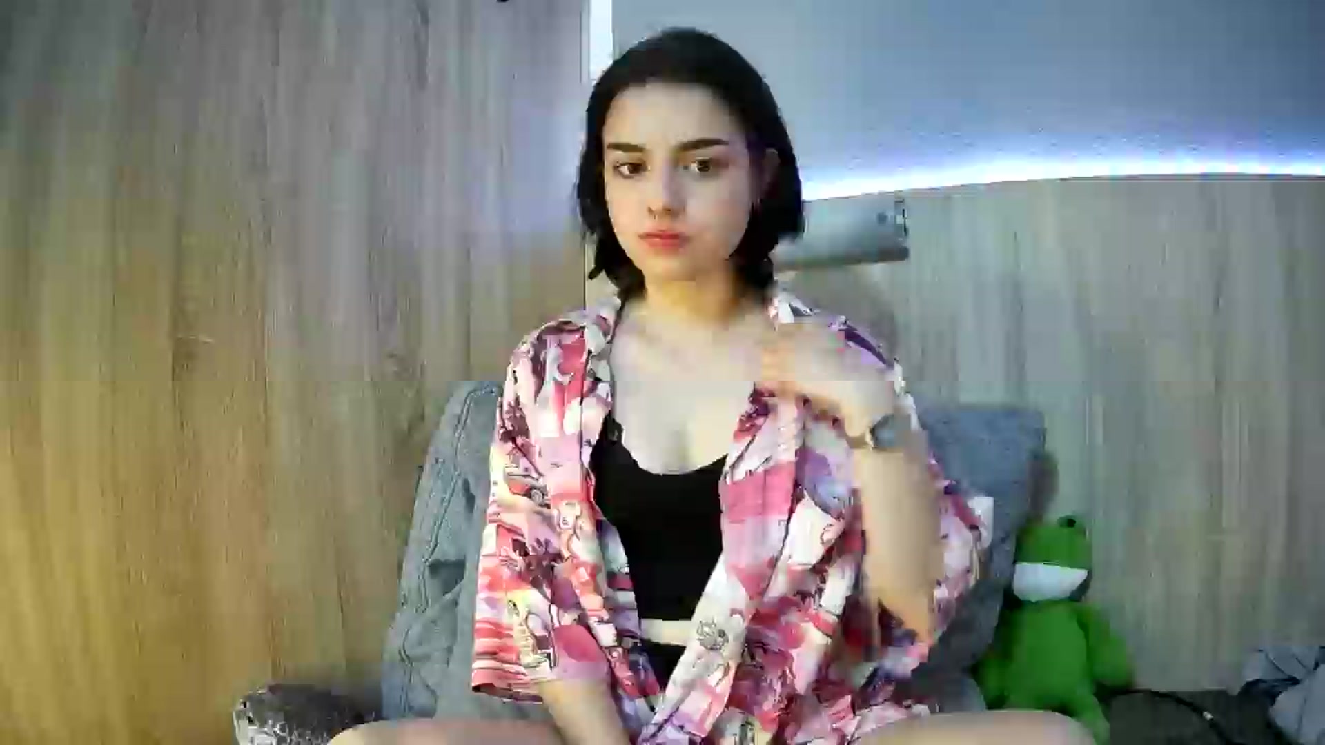 Gallery image thumbnail from Spicy_X's myfreecams stream on, 06/14/2025, 17:50 image 15 of 20