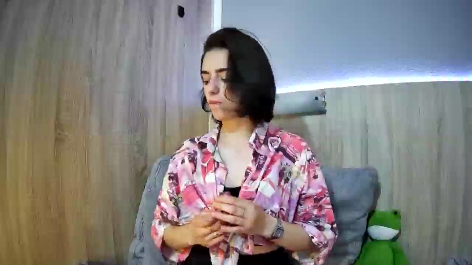 Gallery image thumbnail from Spicy_X's myfreecams stream on, 06/14/2025, 18:03 image 16 of 20