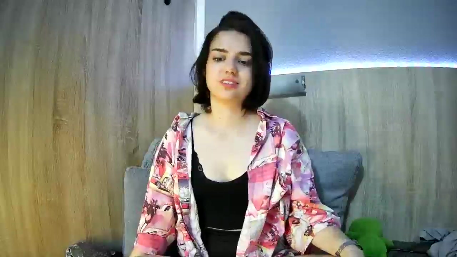 Gallery image thumbnail from Spicy_X's myfreecams stream on, 06/14/2025, 19:24 image 18 of 20