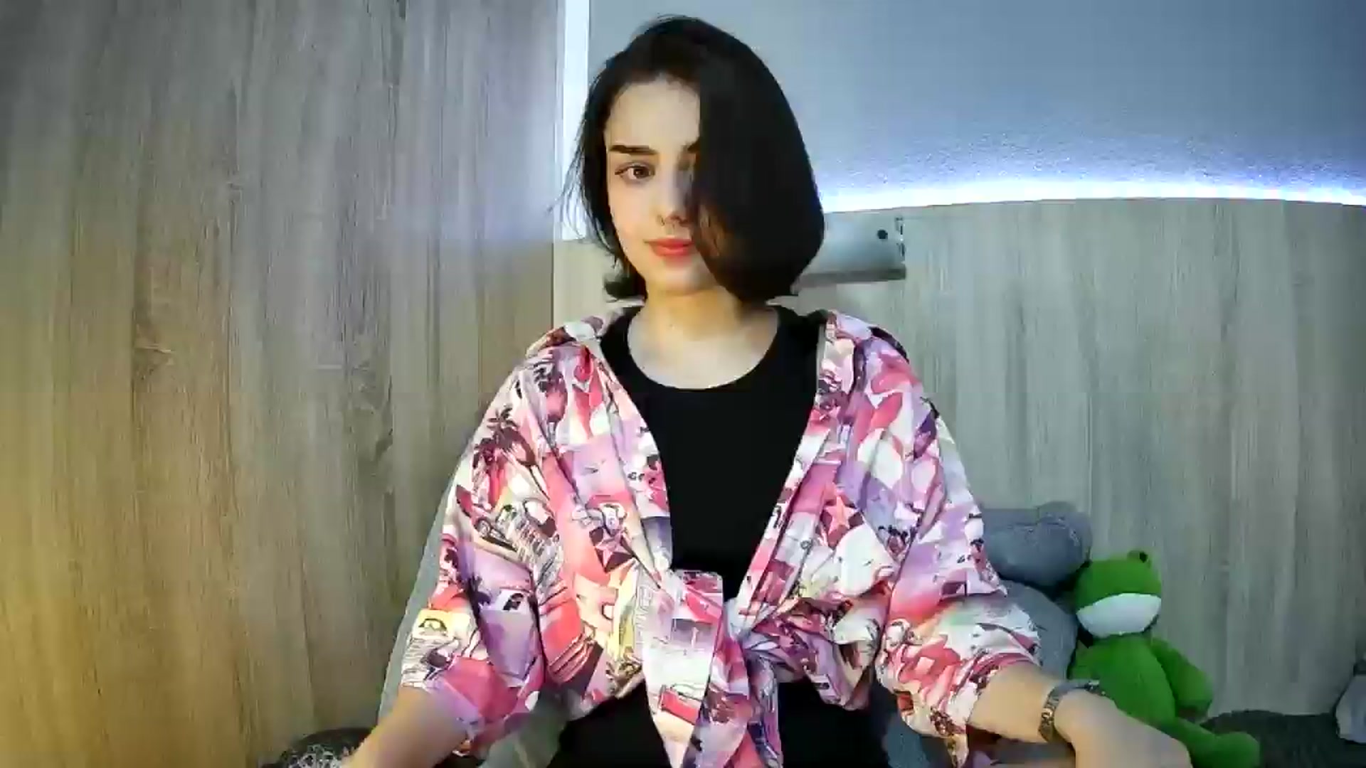 Gallery image thumbnail from Spicy_X's myfreecams stream on, 06/23/2025, 17:50 image 7 of 20