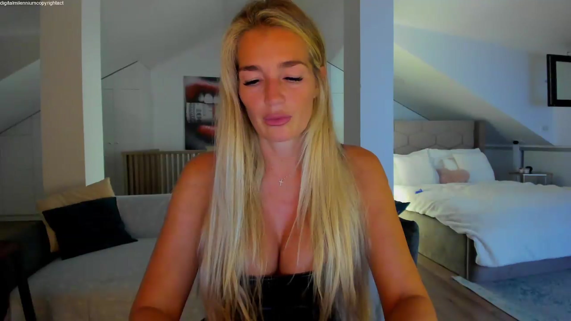 Gallery image thumbnail from Spicyqueeen87's myfreecams stream on, 08/29/2026, 21:24 image 16 of 20