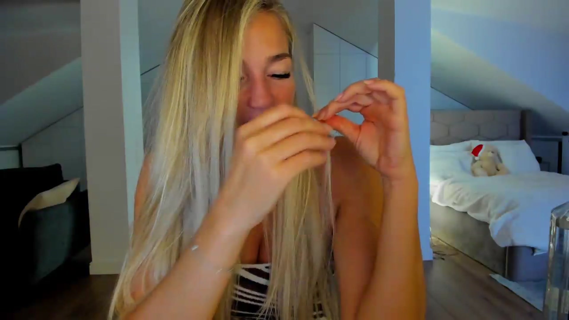Gallery image thumbnail from Spicyqueeen87's myfreecams stream on, 09/04/2026, 23:34 image 15 of 20