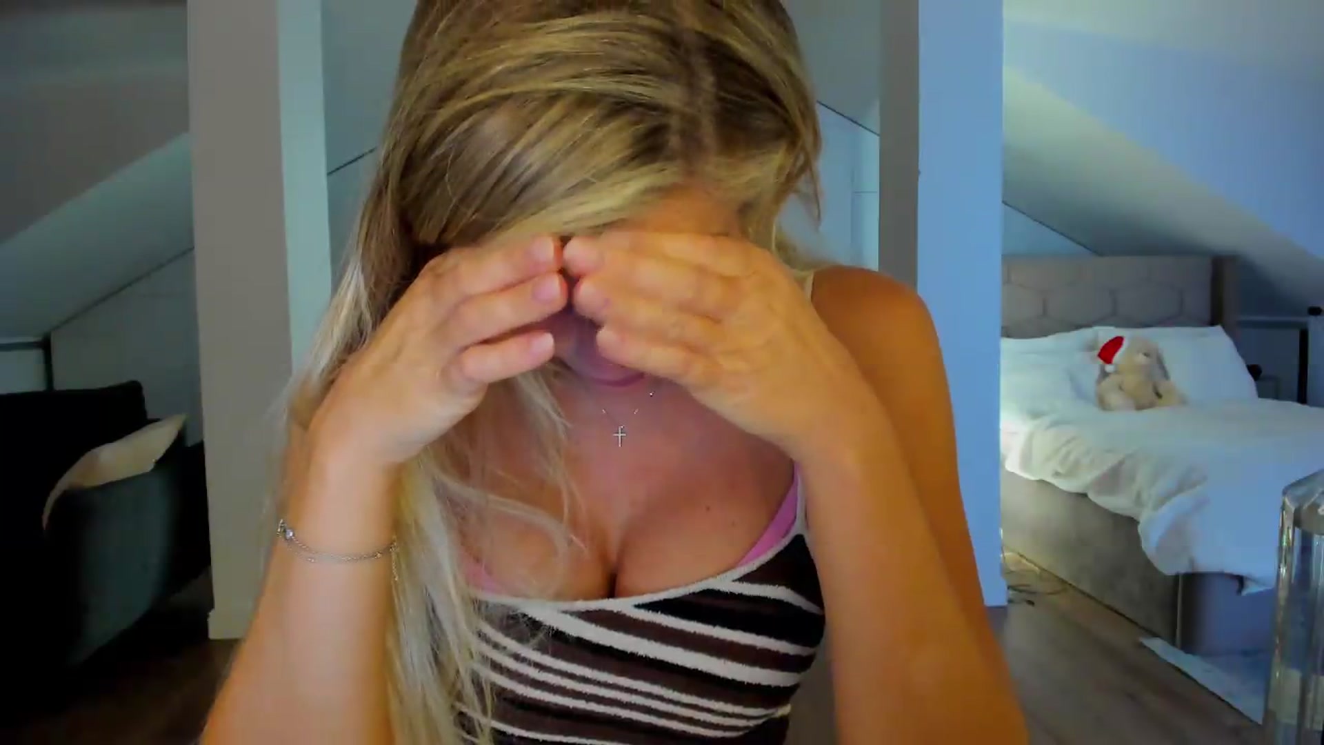 Gallery image thumbnail from Spicyqueeen87's myfreecams stream on, 09/04/2026, 23:34 image 12 of 20