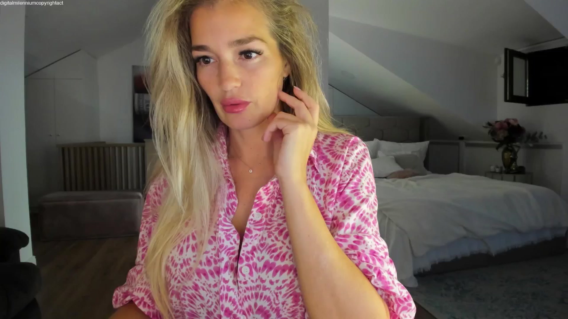 Gallery image thumbnail from Spicyqueen87's myfreecams stream on, 07/11/2025, 21:21 image 3 of 20