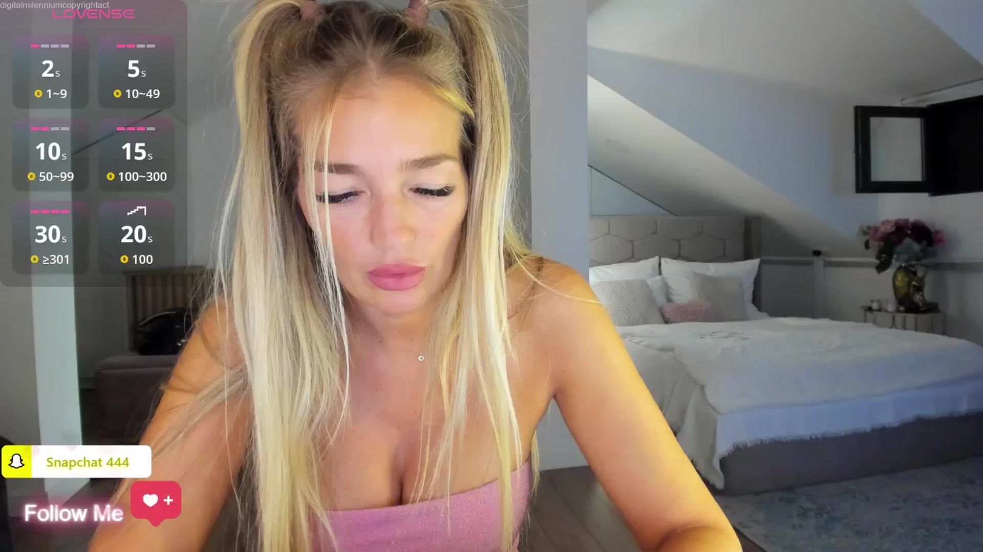 Gallery image thumbnail from Spicyqueen87's myfreecams stream on, 08/19/2025, 01:02 image 15 of 20