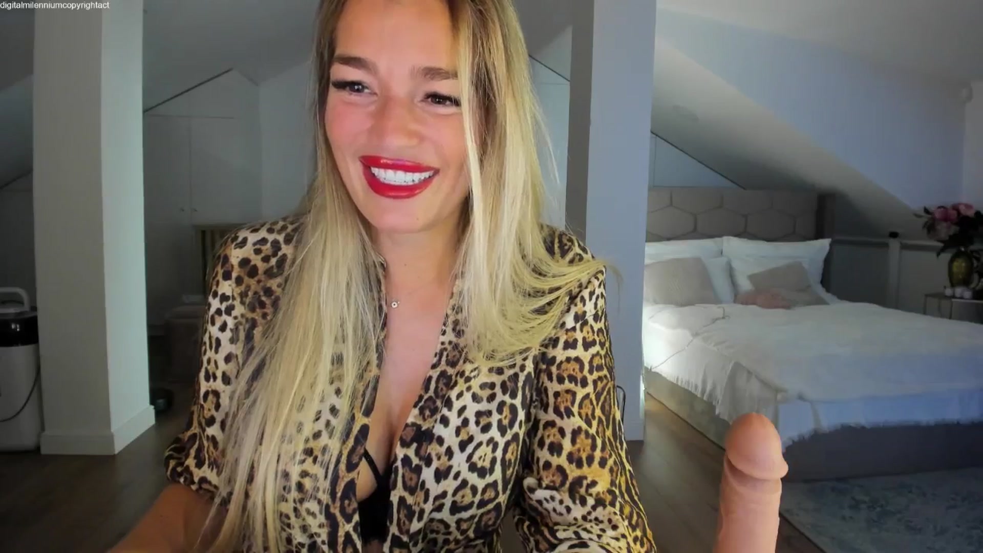 Gallery image thumbnail from Spicyqueen87's myfreecams stream on, 09/18/2025, 24:01 image 2 of 20