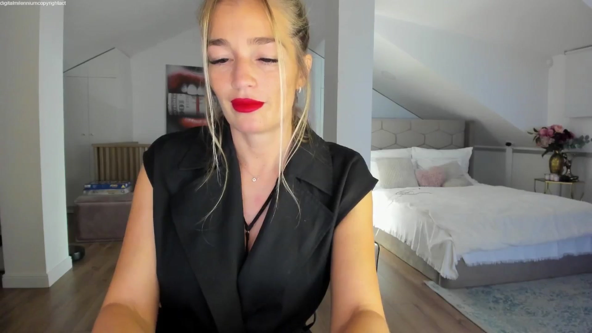 Gallery image thumbnail from Spicyqueen87's myfreecams stream on, 10/01/2025, 22:54 image 11 of 20