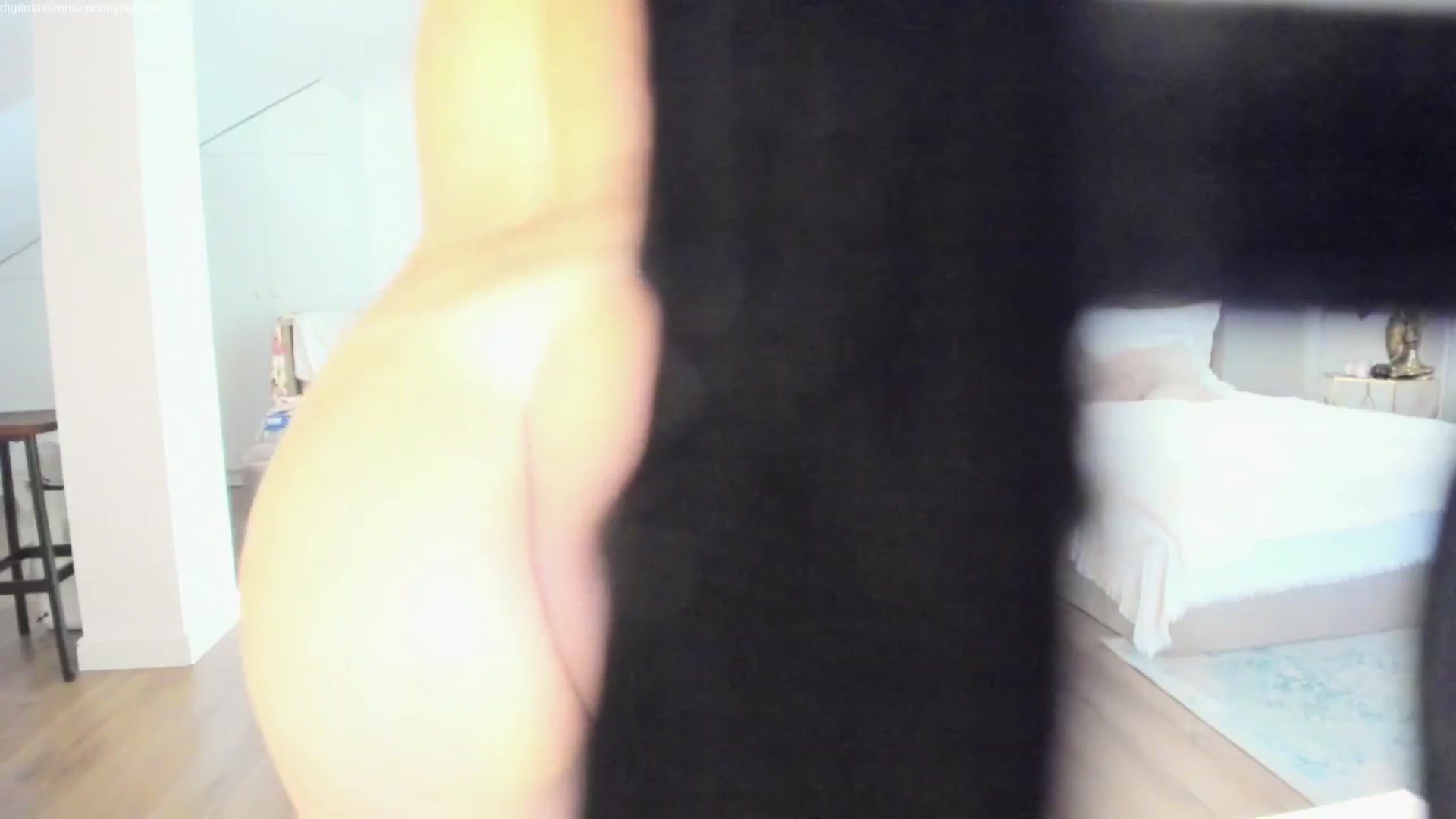 Gallery image thumbnail from Spicyqueen87's myfreecams stream on, 10/07/2025, 24:05 image 15 of 20