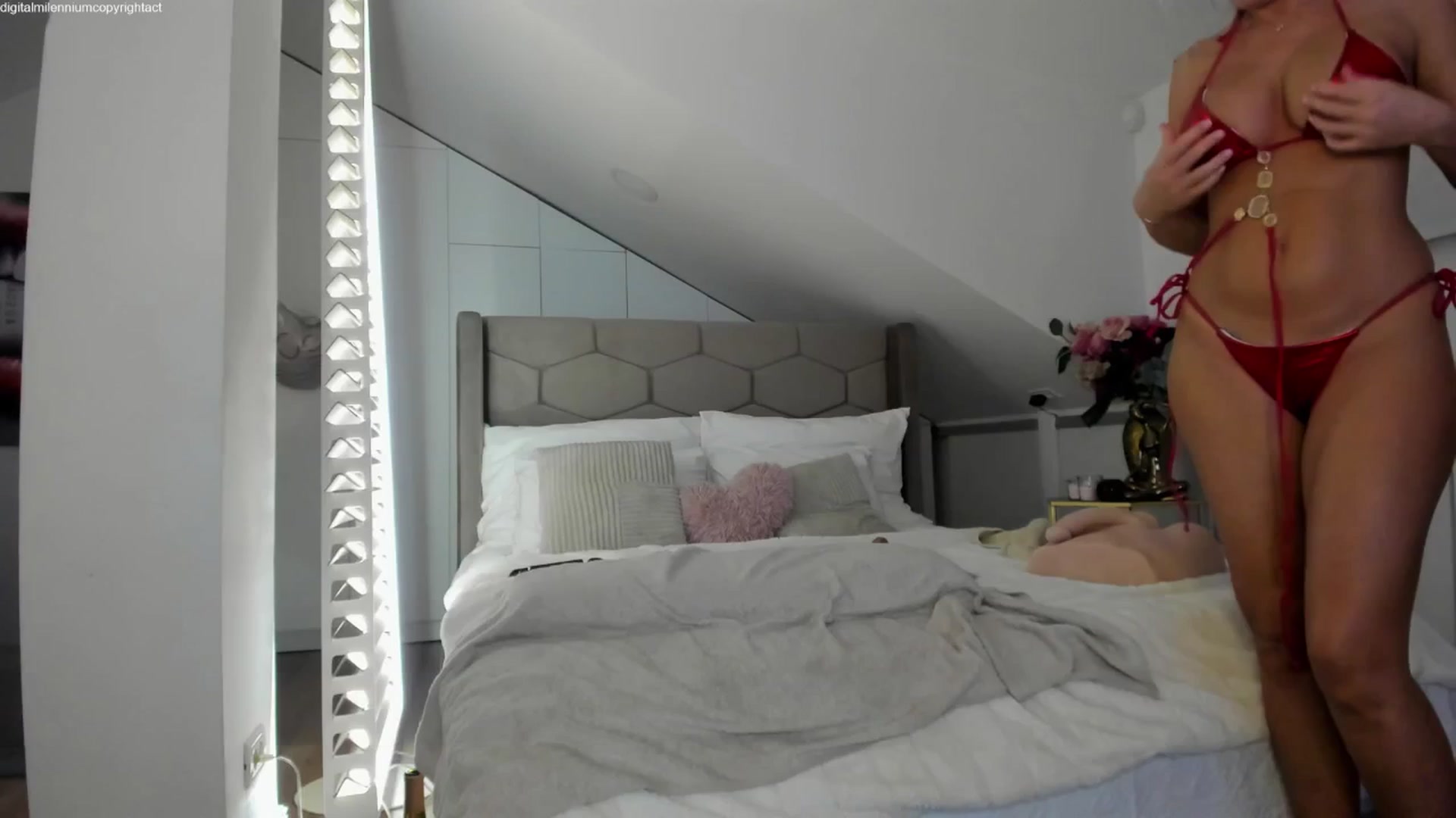 Gallery image thumbnail from Spicyqueen87's myfreecams stream on, 10/09/2025, 23:20 image 17 of 20