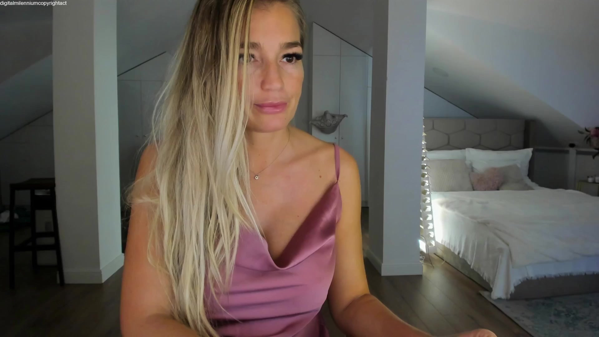 Gallery image thumbnail from Spicyqueen87's myfreecams stream on, 10/16/2025, 24:35 image 15 of 20