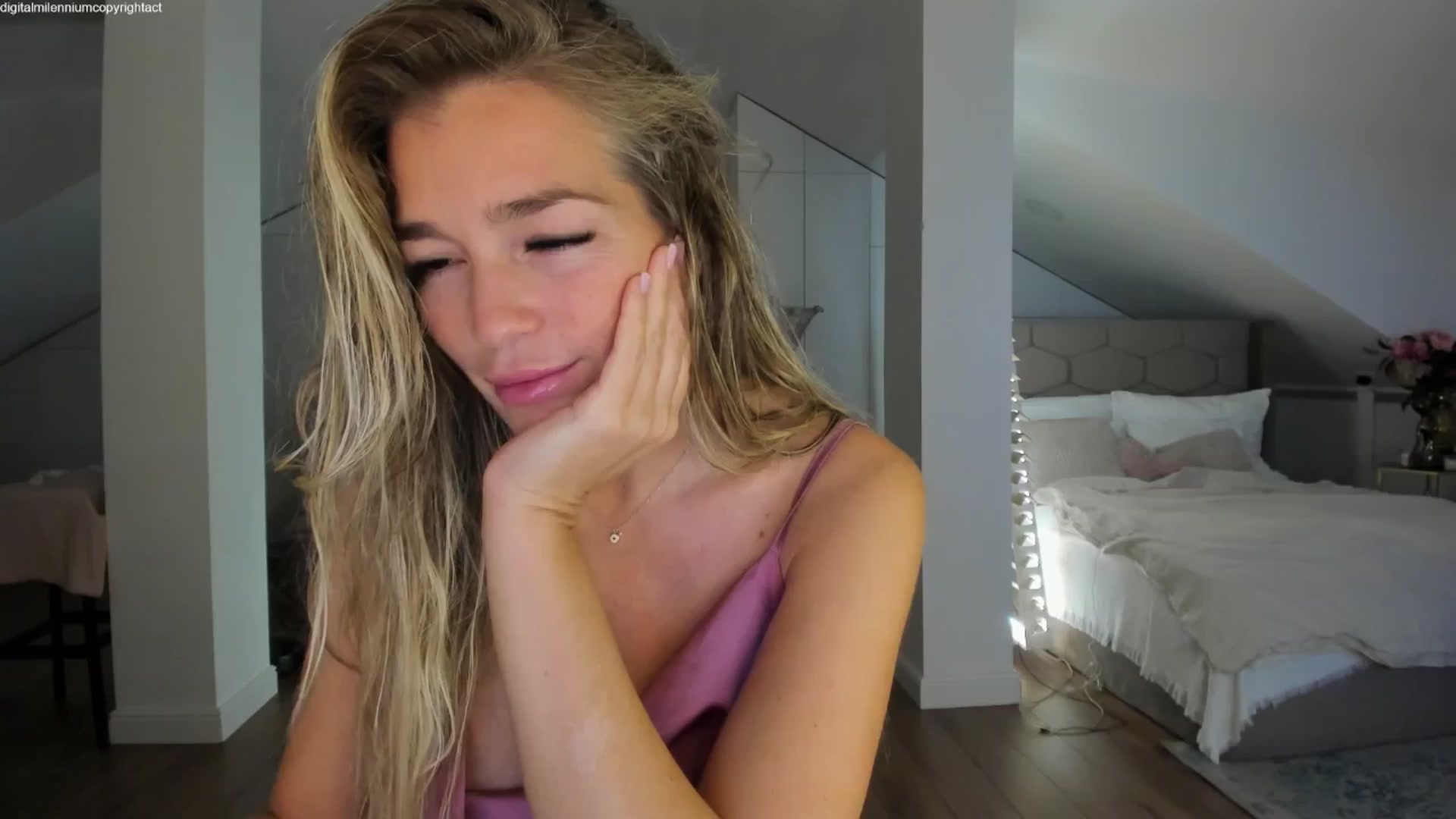 Gallery image thumbnail from Spicyqueen87's myfreecams stream on, 10/21/2025, 23:33 image 3 of 20