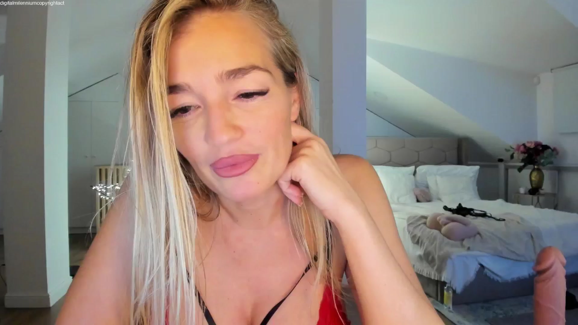 Gallery image thumbnail from Spicyqueen87's myfreecams stream on, 01/09/2026, 01:43 image 12 of 20