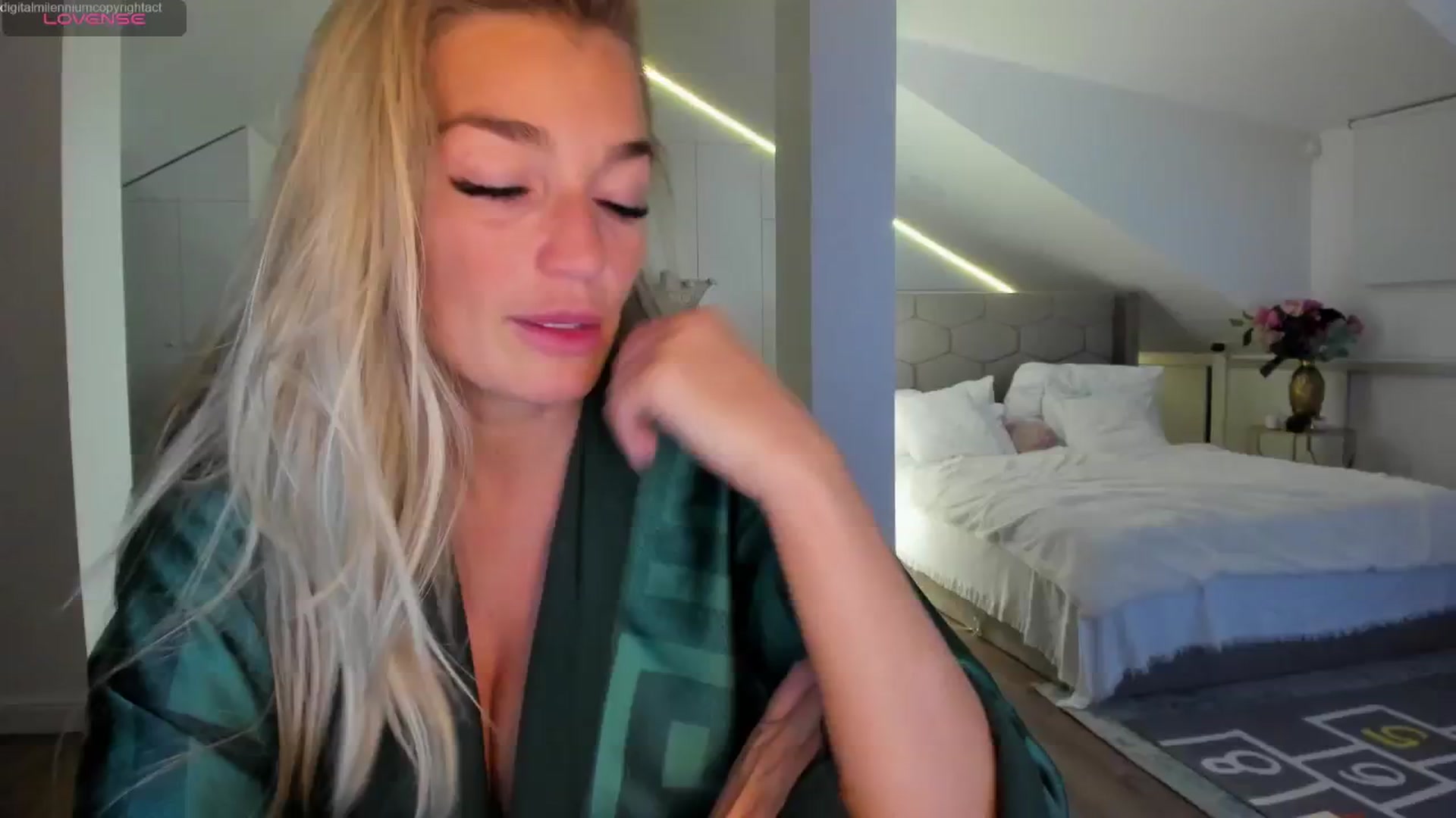 Gallery image thumbnail from Spicyqueen87's myfreecams stream on, 01/26/2026, 24:11 image 7 of 20
