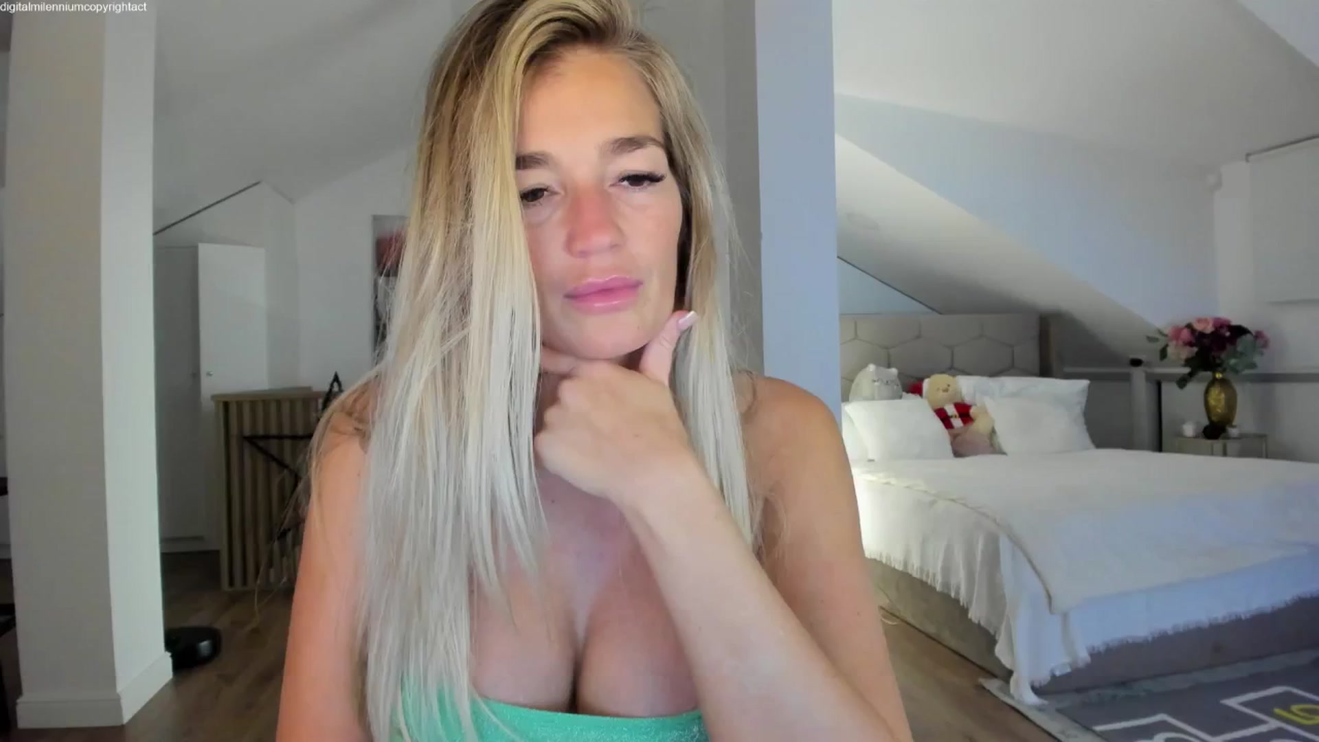 Gallery image thumbnail from Spicyqueen87's myfreecams stream on, 02/02/2026, 24:02 image 6 of 20