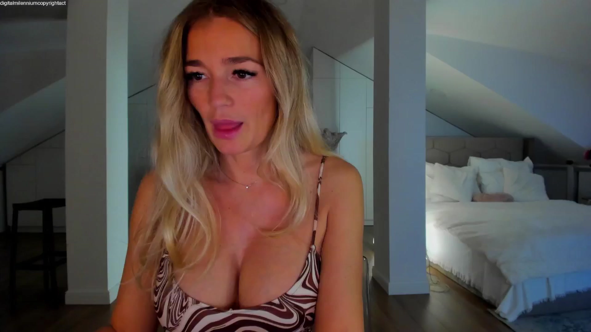 Gallery image thumbnail from Spicyqueen87's myfreecams stream on, 03/24/2026, 01:08 image 5 of 20