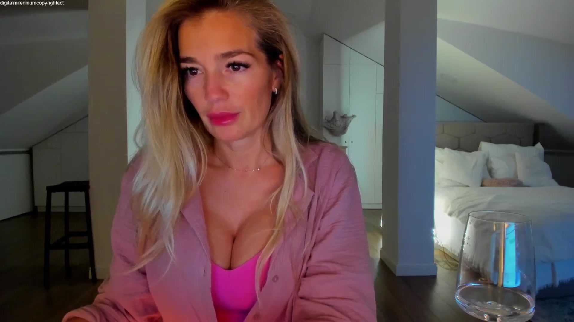Gallery image thumbnail from Spicyqueen87's myfreecams stream on, 03/28/2026, 01:37 image 2 of 20