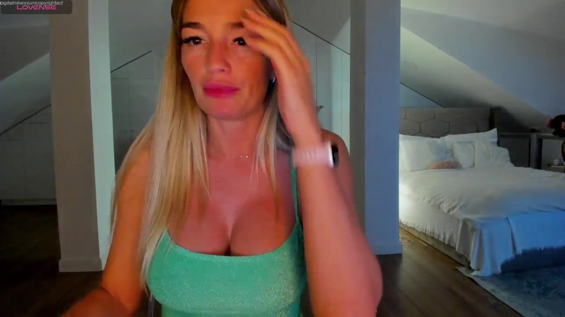 Gallery image thumbnail from Spicyqueen87's myfreecams stream on, 04/06/2026, 24:32 image 2 of 20