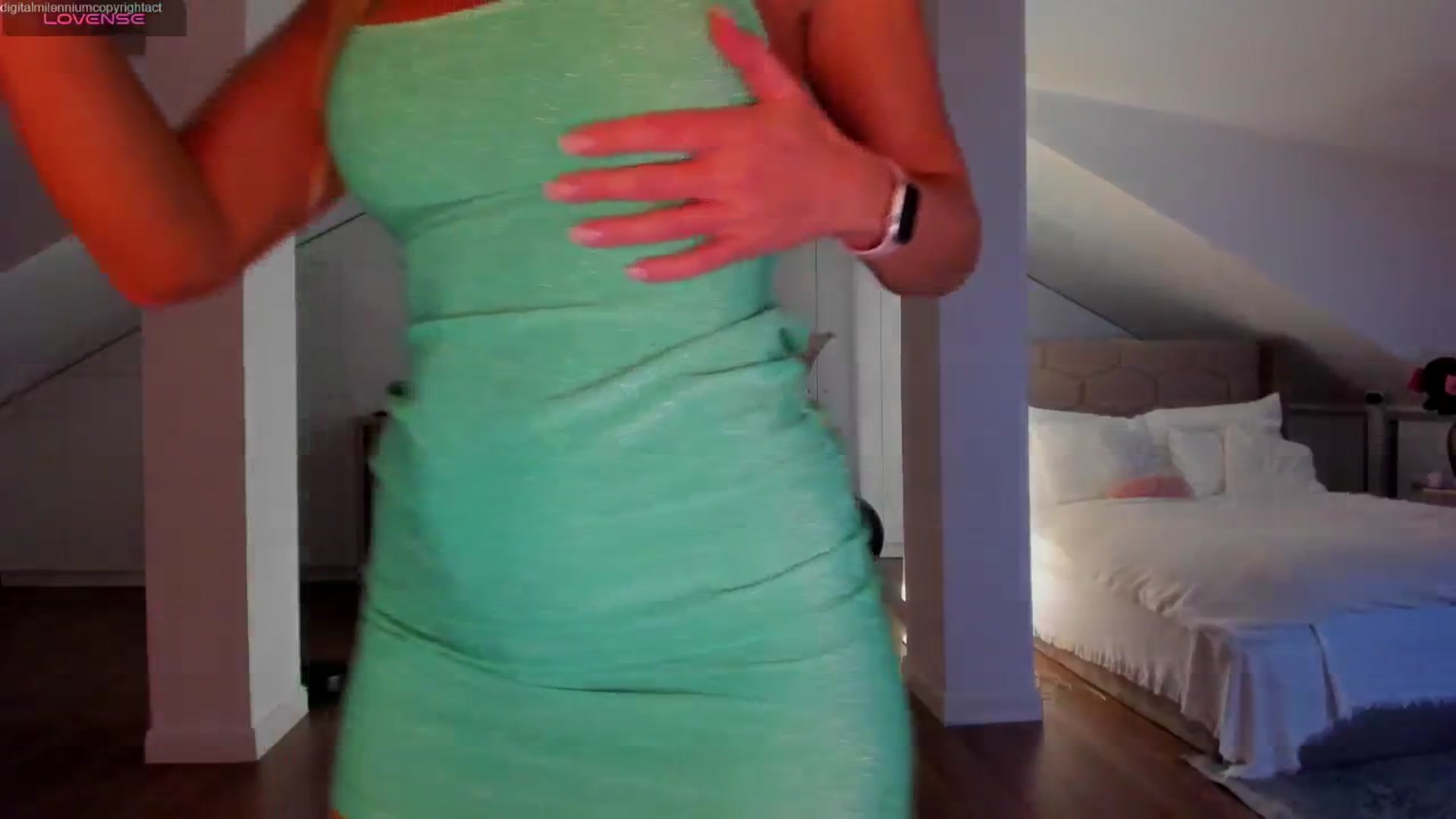 Gallery image thumbnail from Spicyqueen87's myfreecams stream on, 04/06/2026, 24:32 image 9 of 20