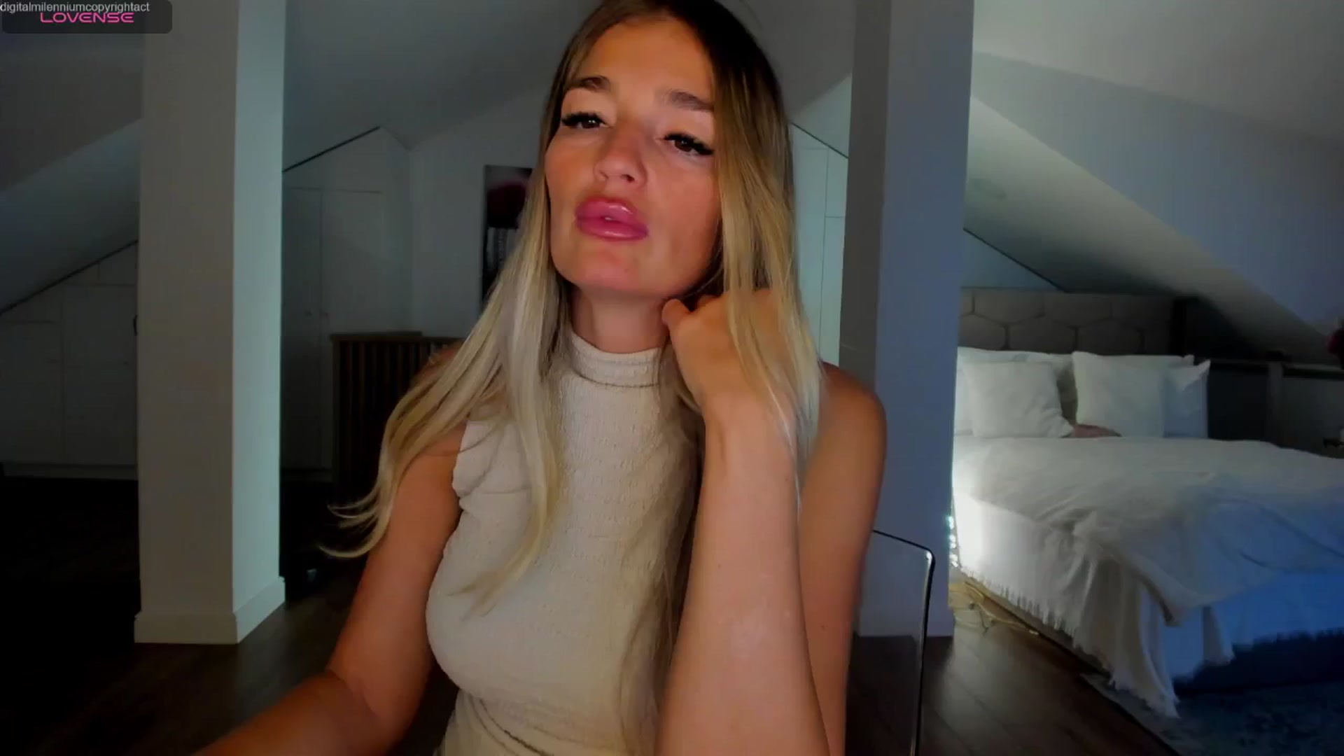Gallery image thumbnail from Spicyqueen87's myfreecams stream on, 04/23/2026, 01:19 image 13 of 20