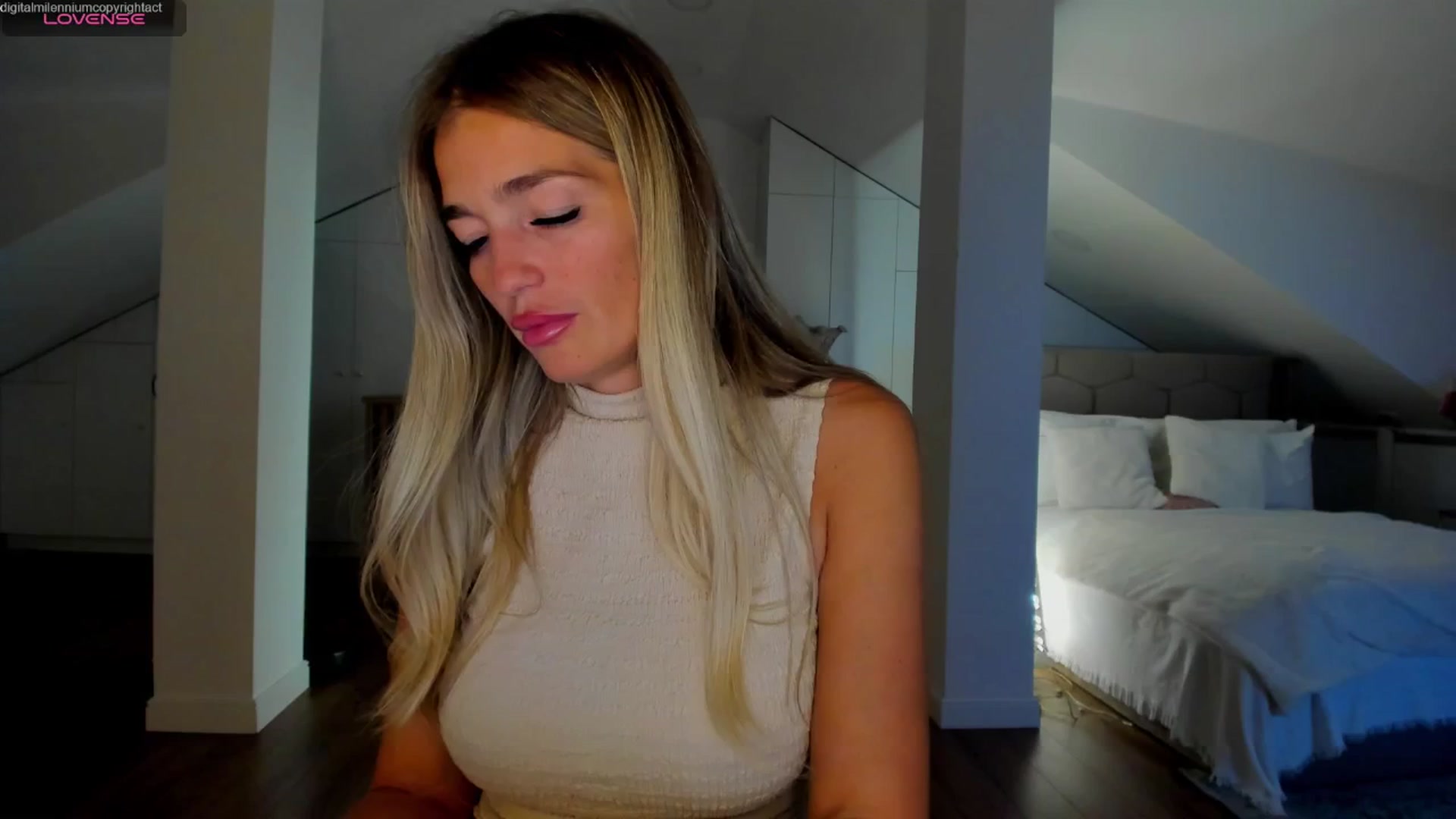 Gallery image thumbnail from Spicyqueen87's myfreecams stream on, 04/23/2026, 01:19 image 5 of 20