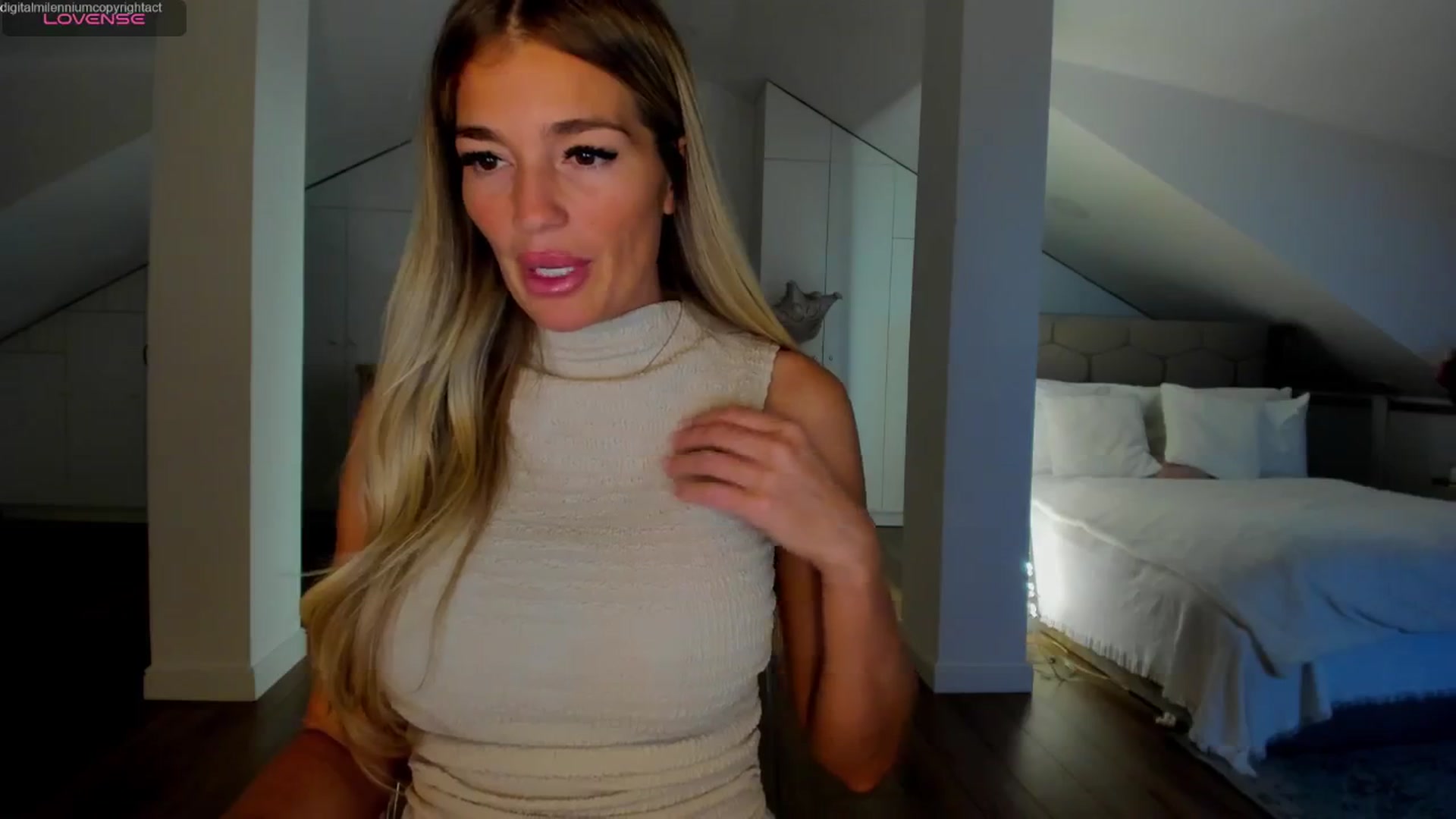 Gallery image thumbnail from Spicyqueen87's myfreecams stream on, 04/23/2026, 02:13 image 17 of 20