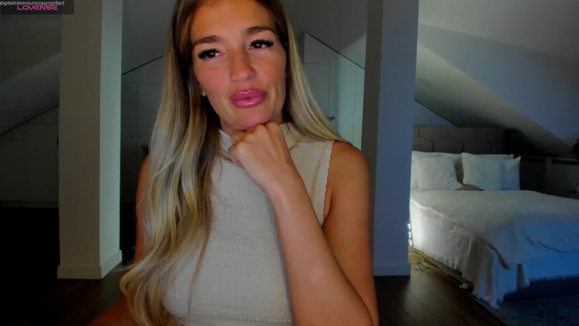 Gallery image thumbnail from Spicyqueen87's myfreecams stream on, 04/23/2026, 02:13 image 19 of 20