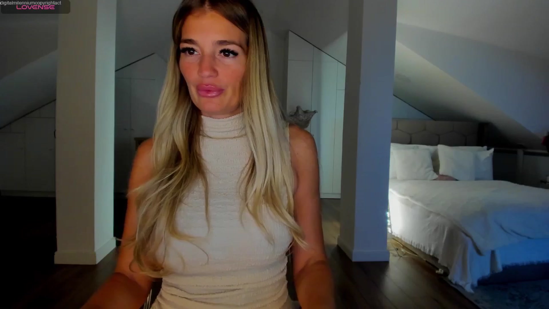 Gallery image thumbnail from Spicyqueen87's myfreecams stream on, 04/23/2026, 02:13 image 14 of 20