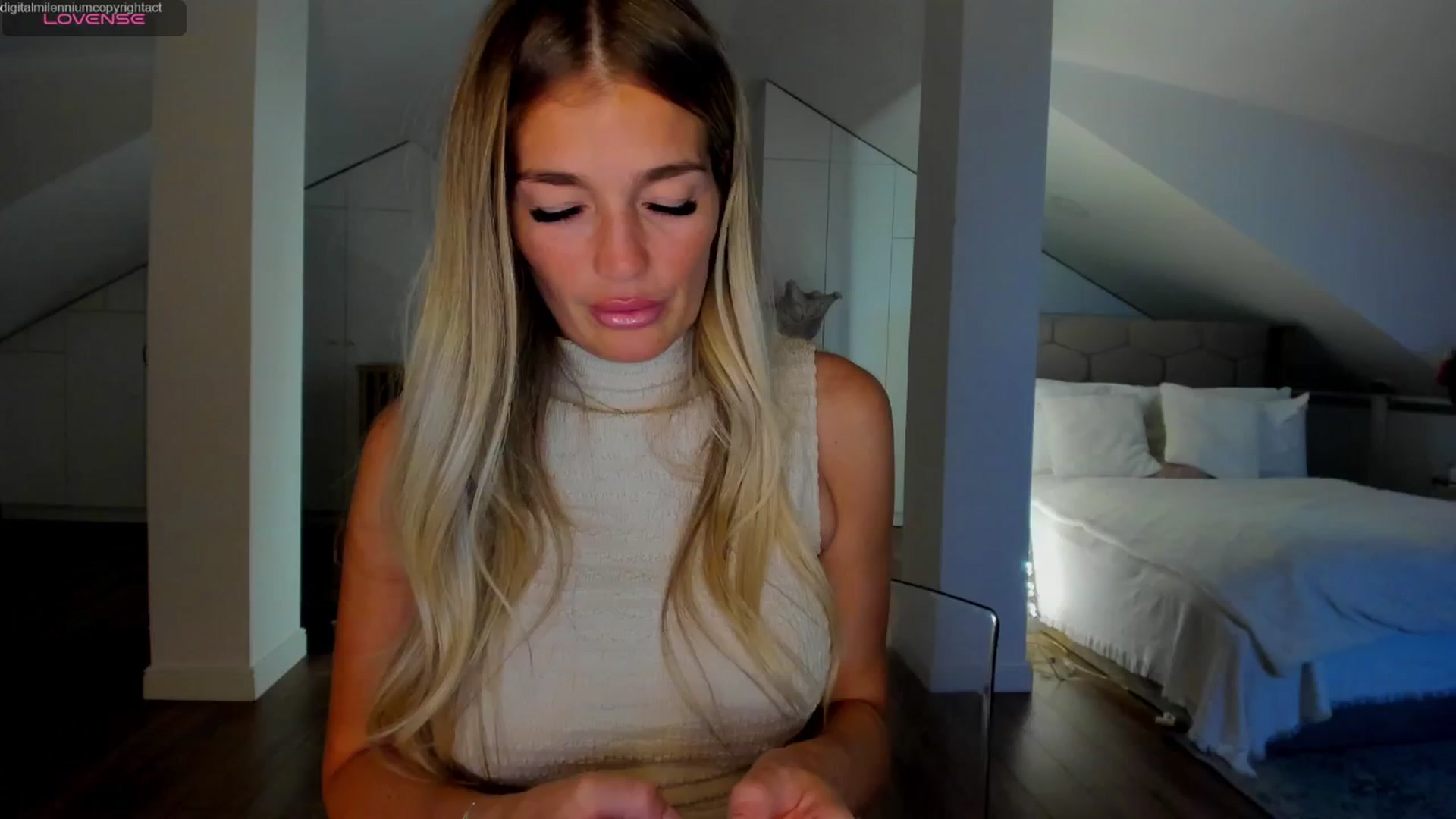Gallery image thumbnail from Spicyqueen87's myfreecams stream on, 04/23/2026, 02:13 image 9 of 20