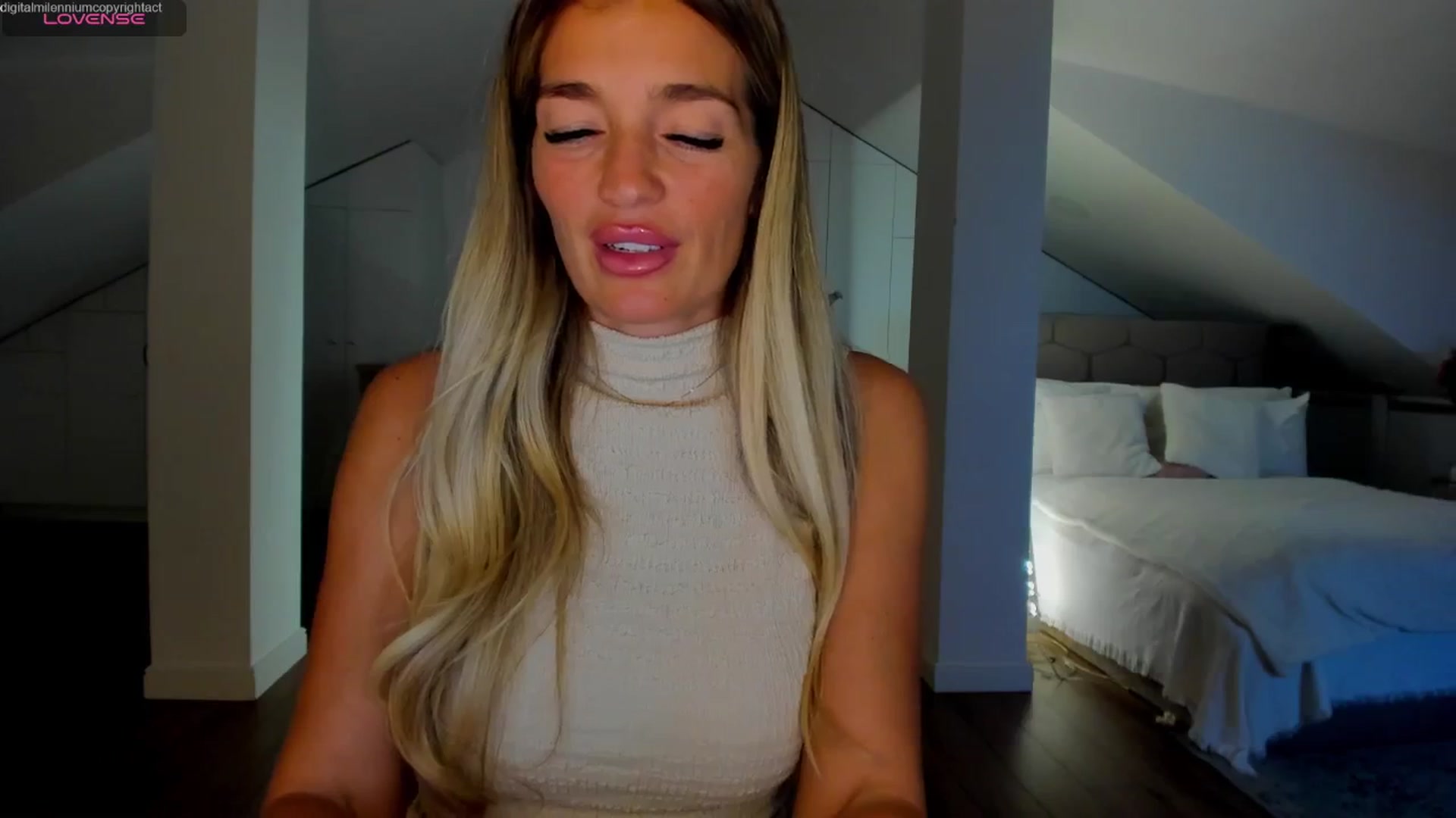 Gallery image thumbnail from Spicyqueen87's myfreecams stream on, 04/23/2026, 02:13 image 16 of 20