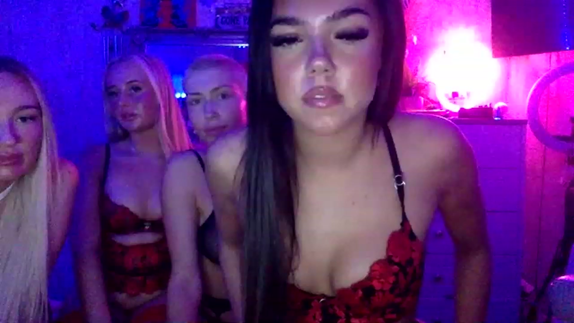 Gallery image thumbnail from Spicysofia1's myfreecams stream on, 02/15/2023, 24:31 image 1 of 20