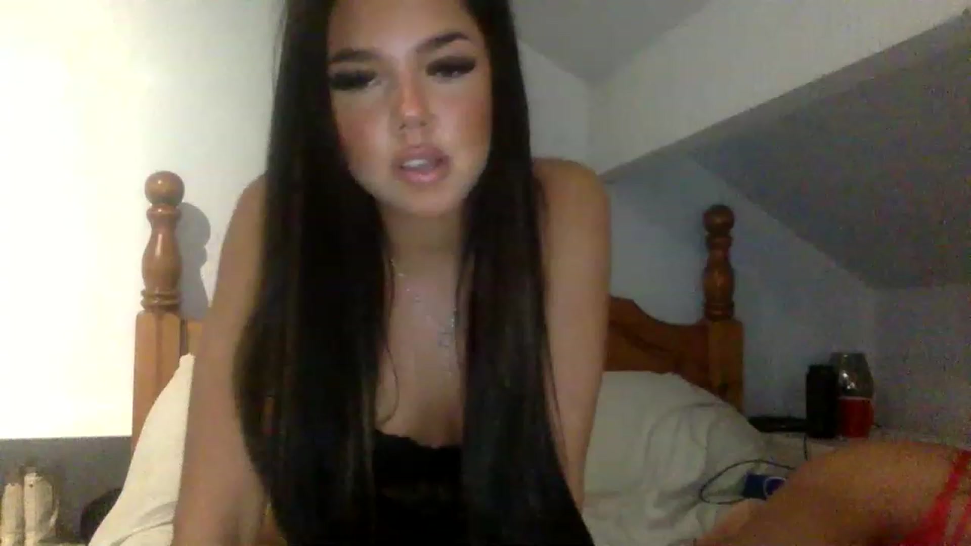 Gallery image thumbnail from Spicysofia1's myfreecams stream on, 03/29/2023, 22:36 image 4 of 20