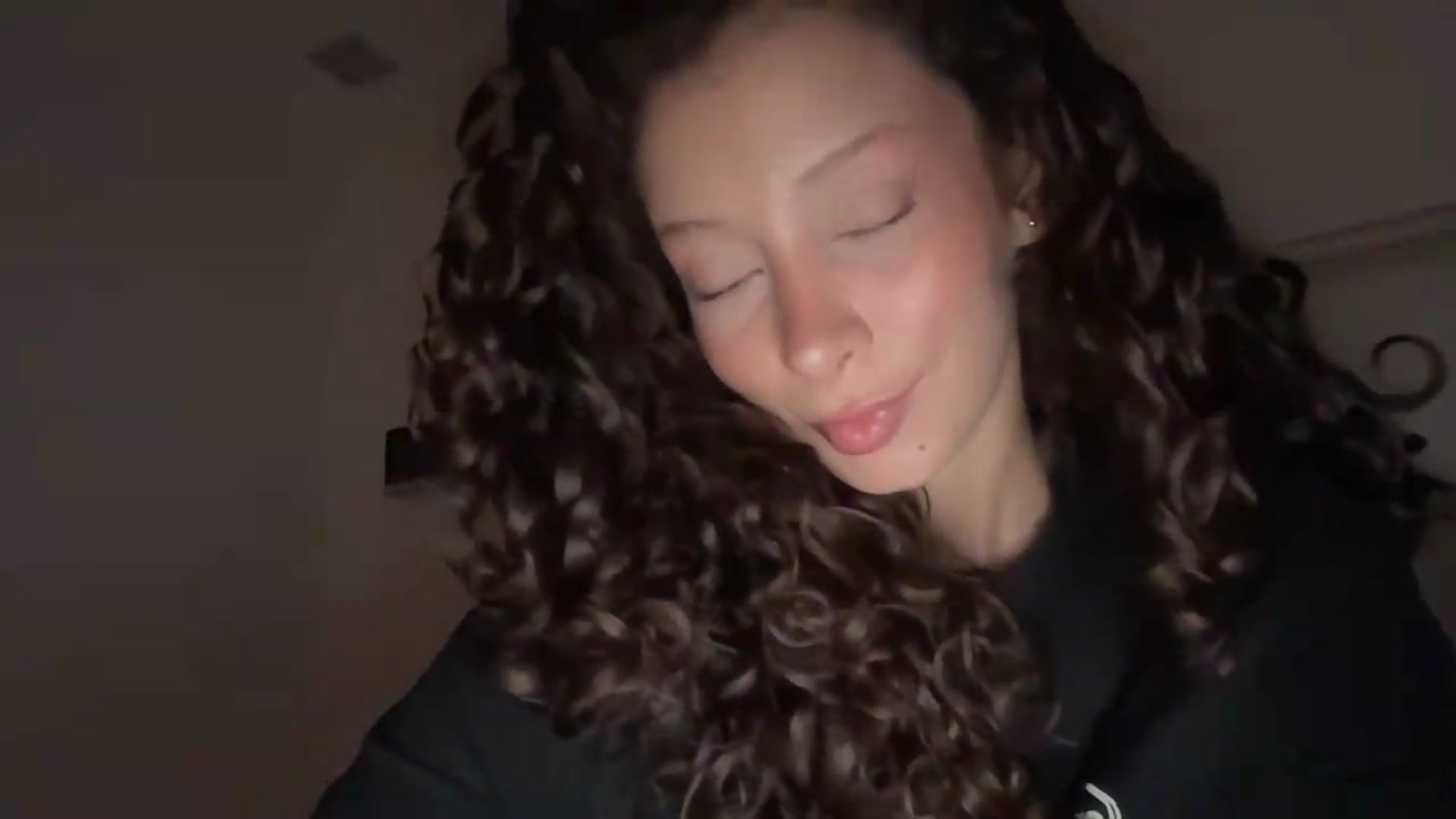 Gallery image thumbnail from SpoiledBirthdayEllie's myfreecams stream on, 08/13/2026, 04:00 image 10 of 20