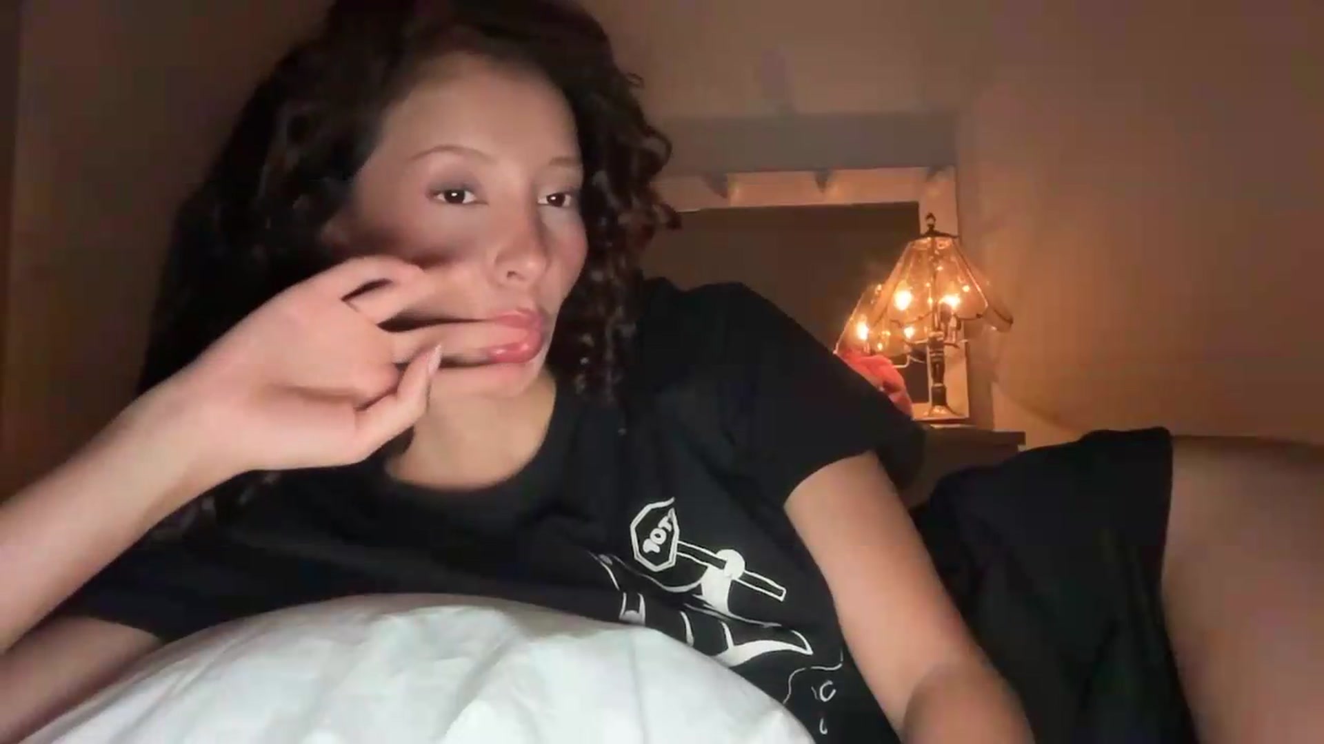 Gallery image thumbnail from SpoiledBirthdayEllie's myfreecams stream on, 08/13/2026, 04:00 image 16 of 20