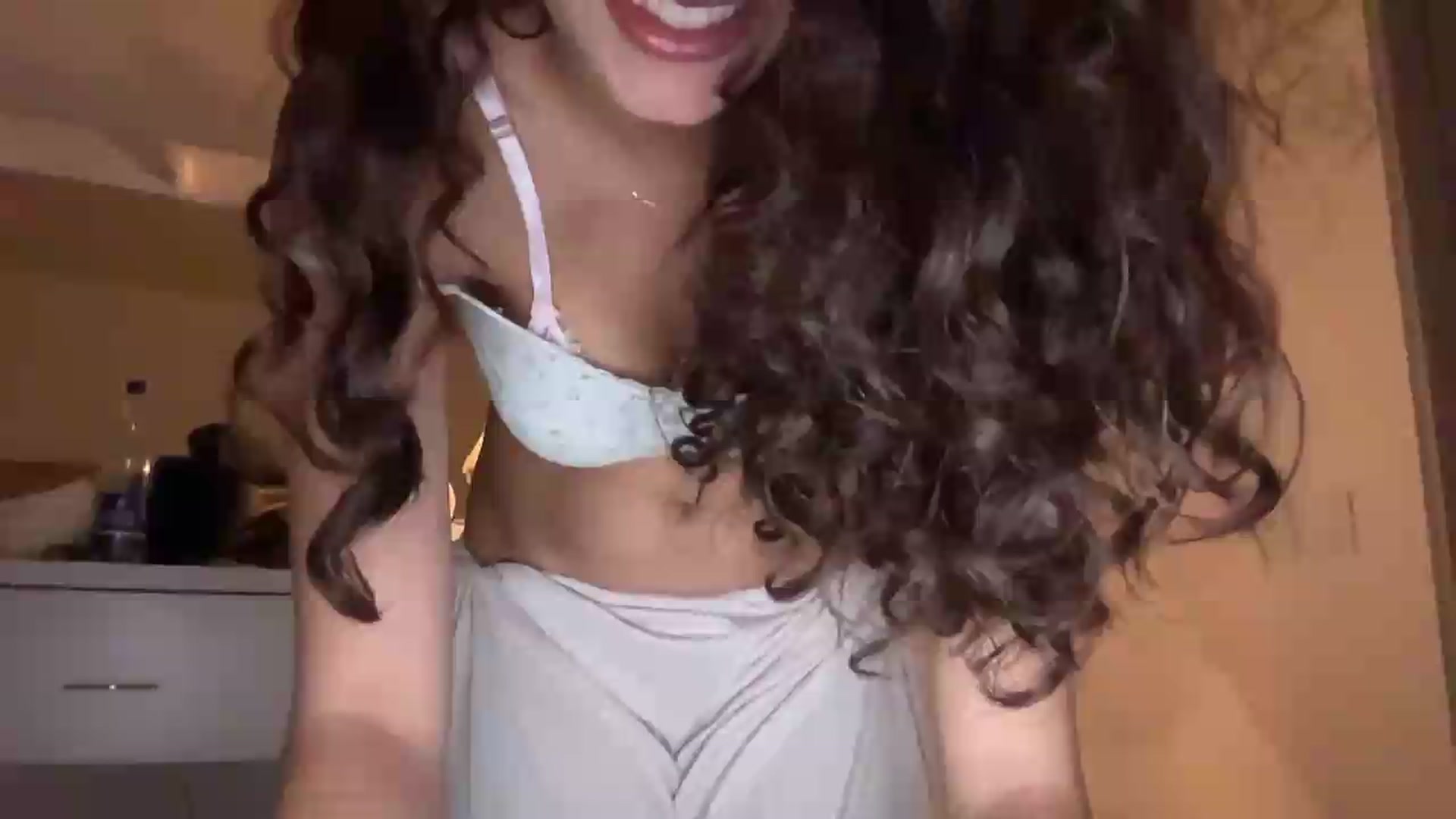 Gallery image thumbnail from SpoiledBirthdayEllie's myfreecams stream on, 08/17/2026, 08:37 image 3 of 20