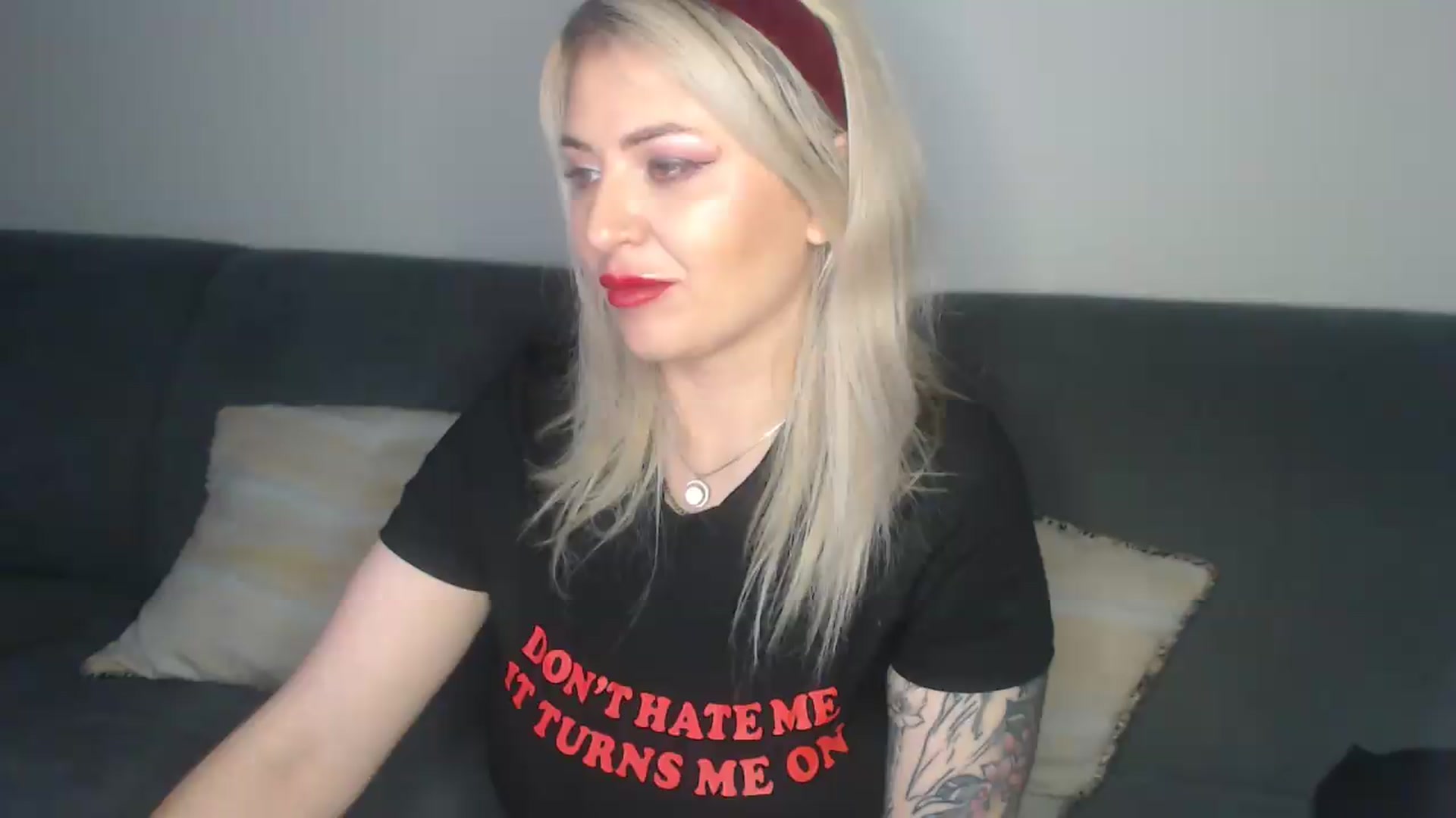 Gallery image thumbnail from SpoiledClaire's myfreecams stream on, 04/27/2026, 23:46 image 1 of 20