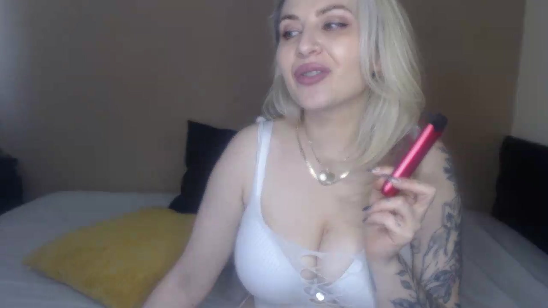 Gallery image thumbnail from SpoiledClaire's myfreecams stream on, 05/17/2026, 16:50 image 8 of 20