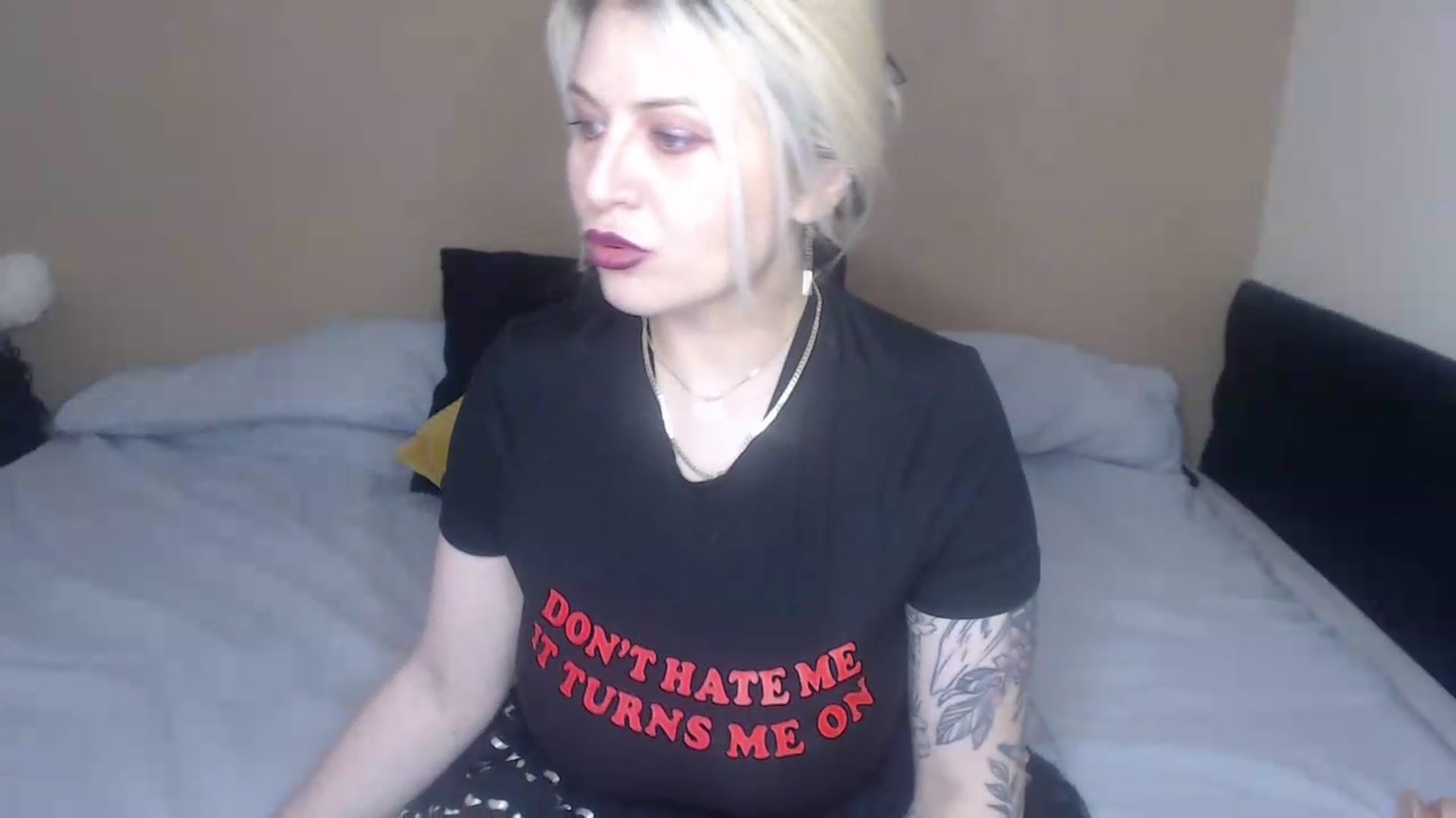 Gallery image thumbnail from SpoiledClaire's myfreecams stream on, 05/31/2026, 18:47 image 18 of 20
