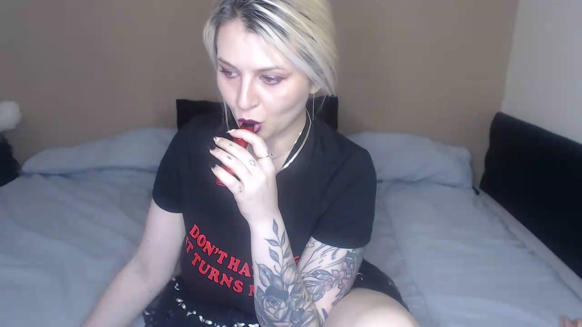 Gallery image thumbnail from SpoiledClaire's myfreecams stream on, 05/31/2026, 18:47 image 17 of 20