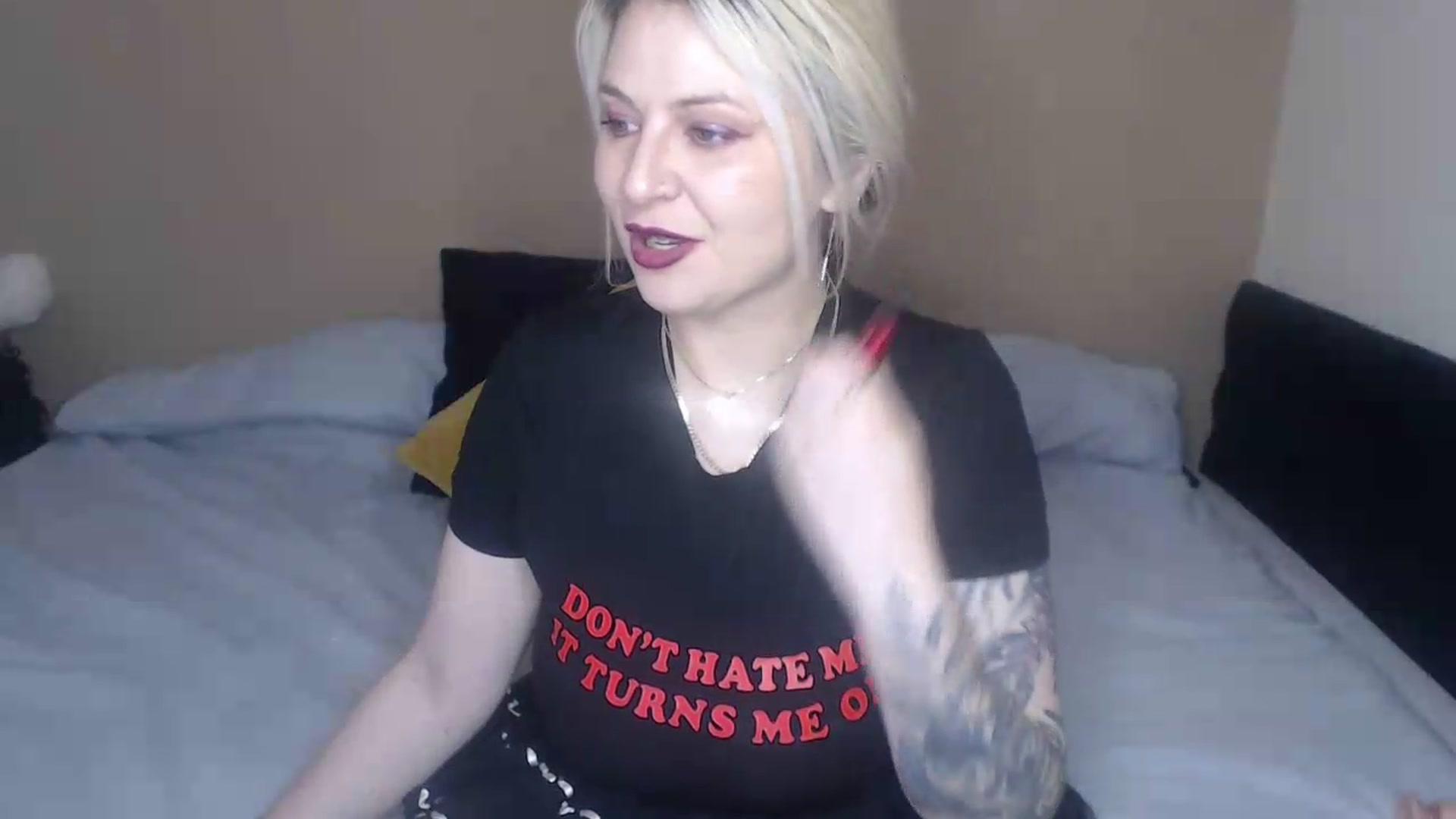 Gallery image thumbnail from SpoiledClaire's myfreecams stream on, 05/31/2026, 18:47 image 19 of 20