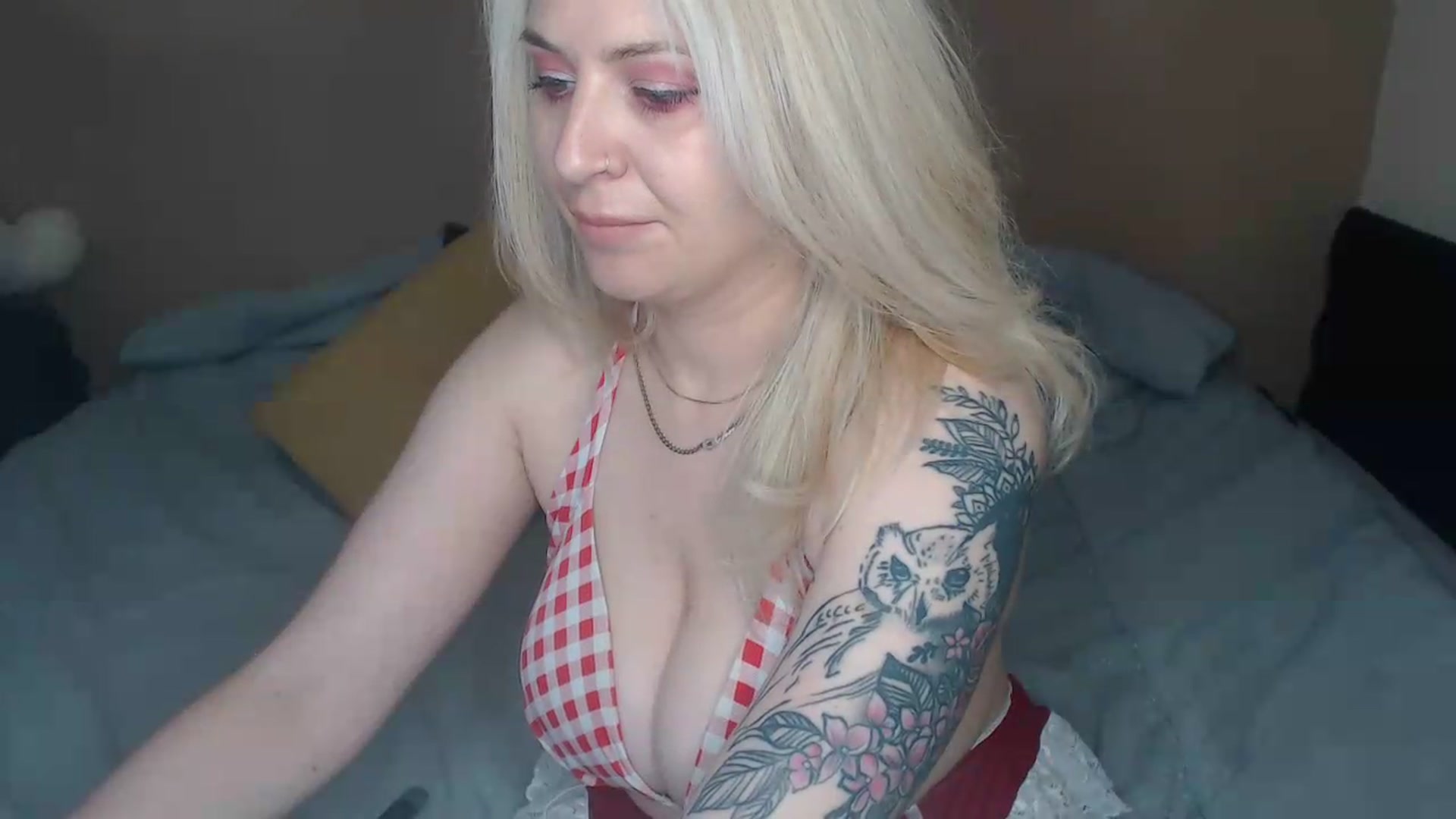 Gallery image thumbnail from SpoiledClaire's myfreecams stream on, 06/02/2026, 18:03 image 7 of 20